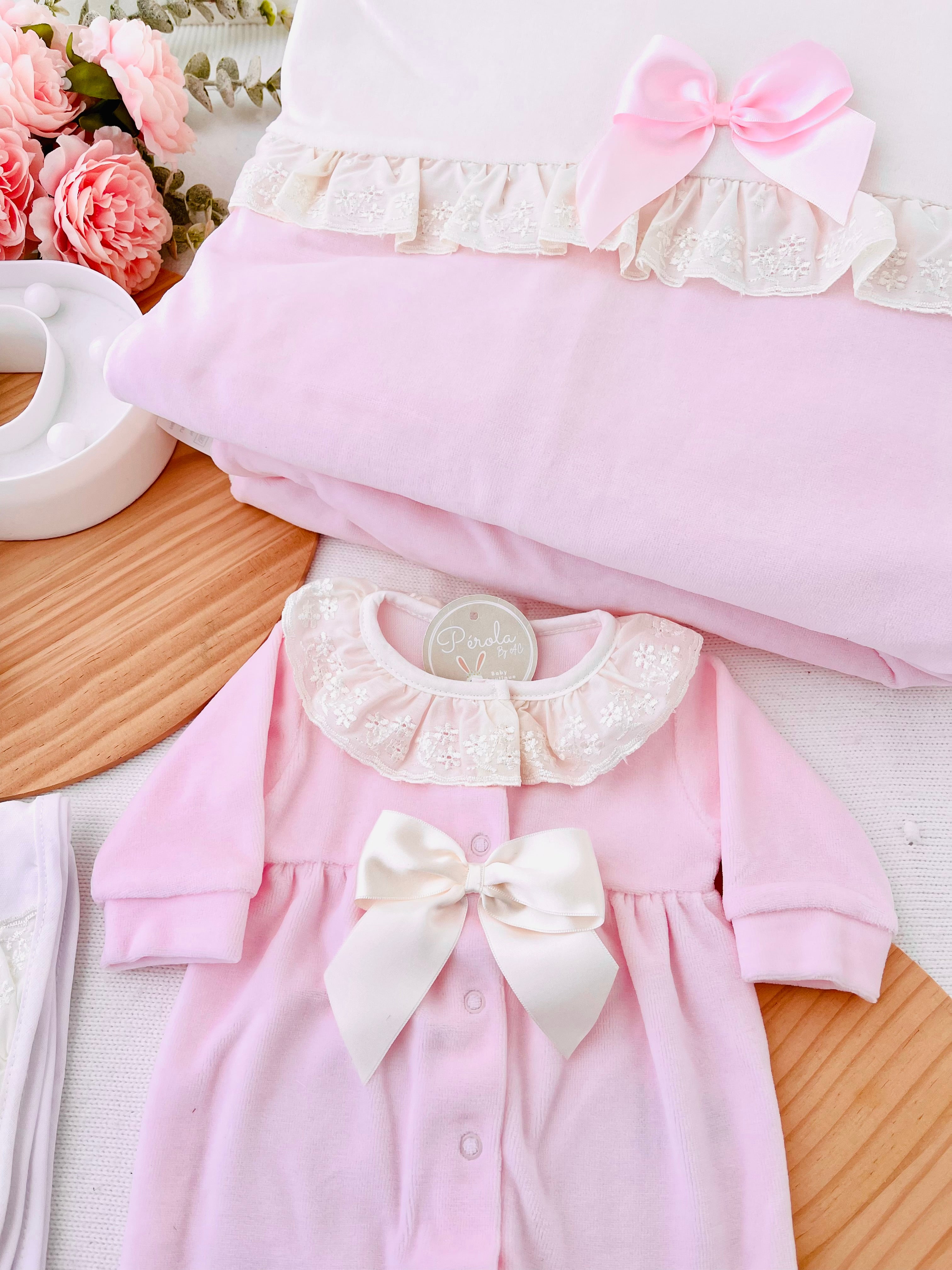 Babygrow elegante de veludo premium