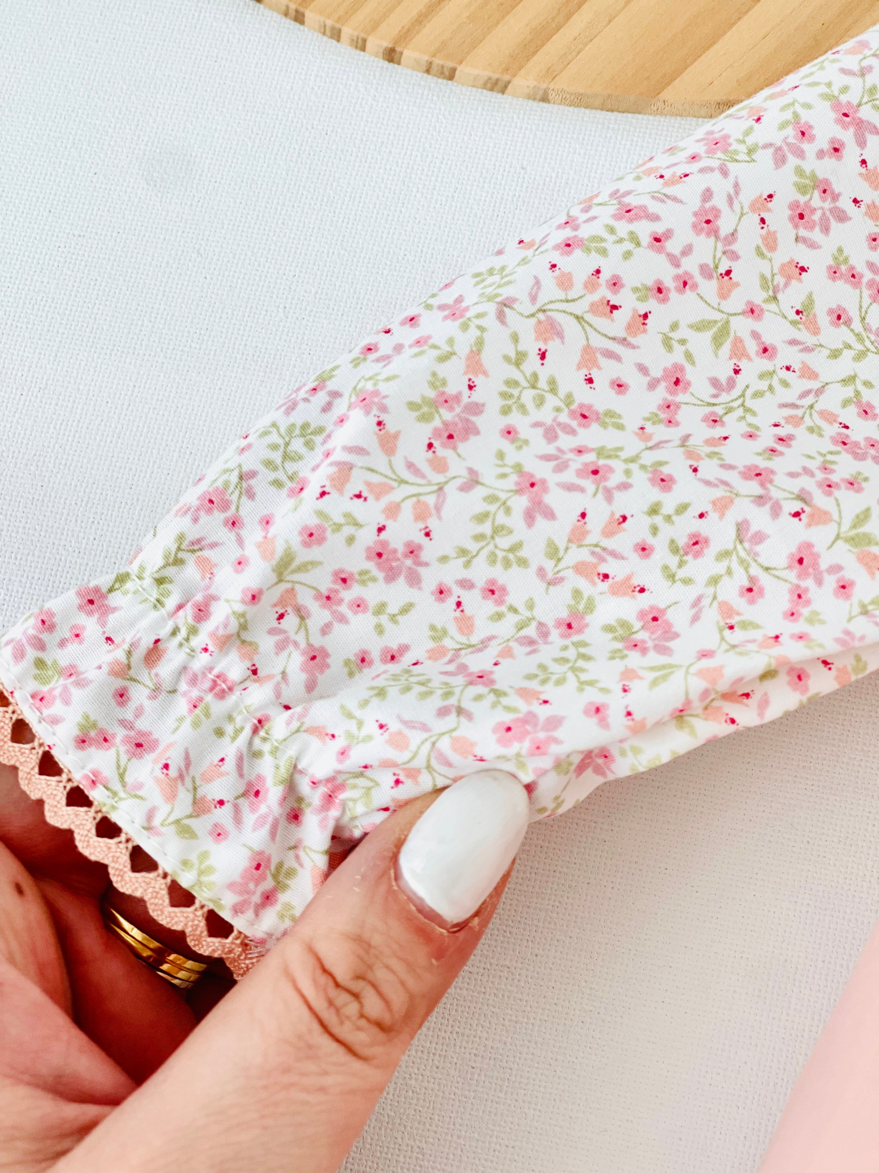 Conjunto Floral de 3 peças: vestido, blusa e tapa fraldas