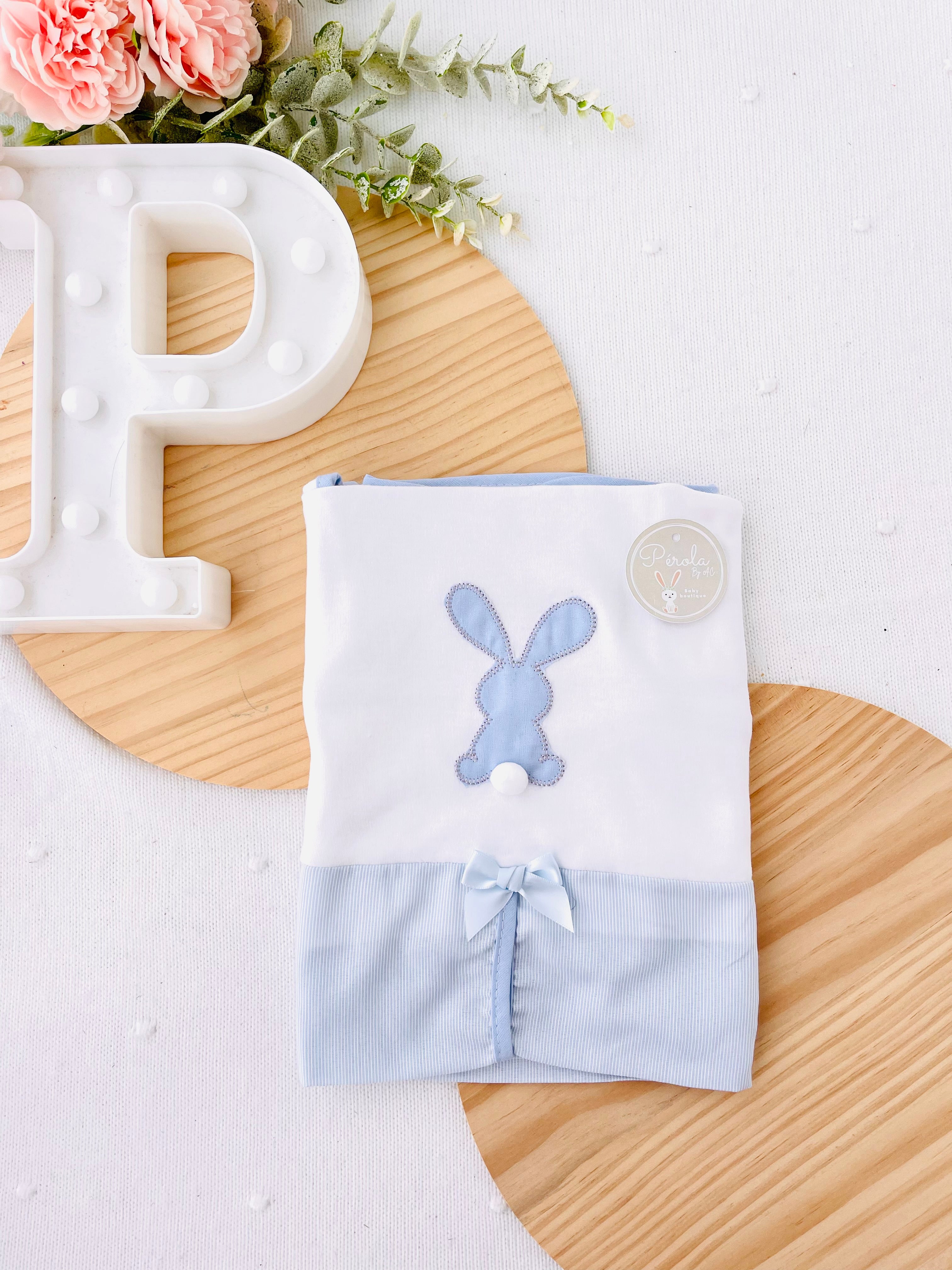 Tapa ovo com abertura e laço- tema coelho pompom