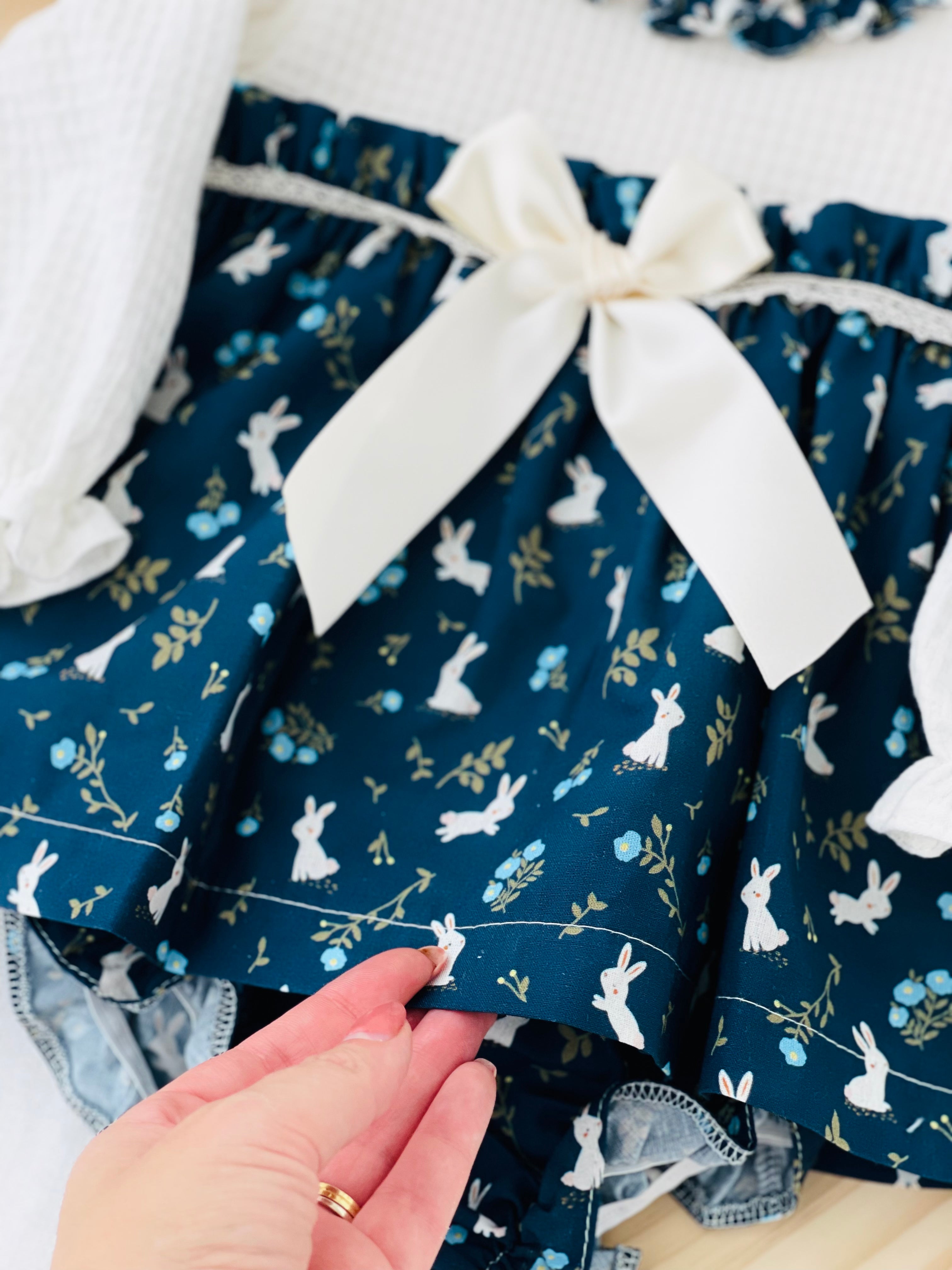 Vestido e tapa fraldas coelhinhos