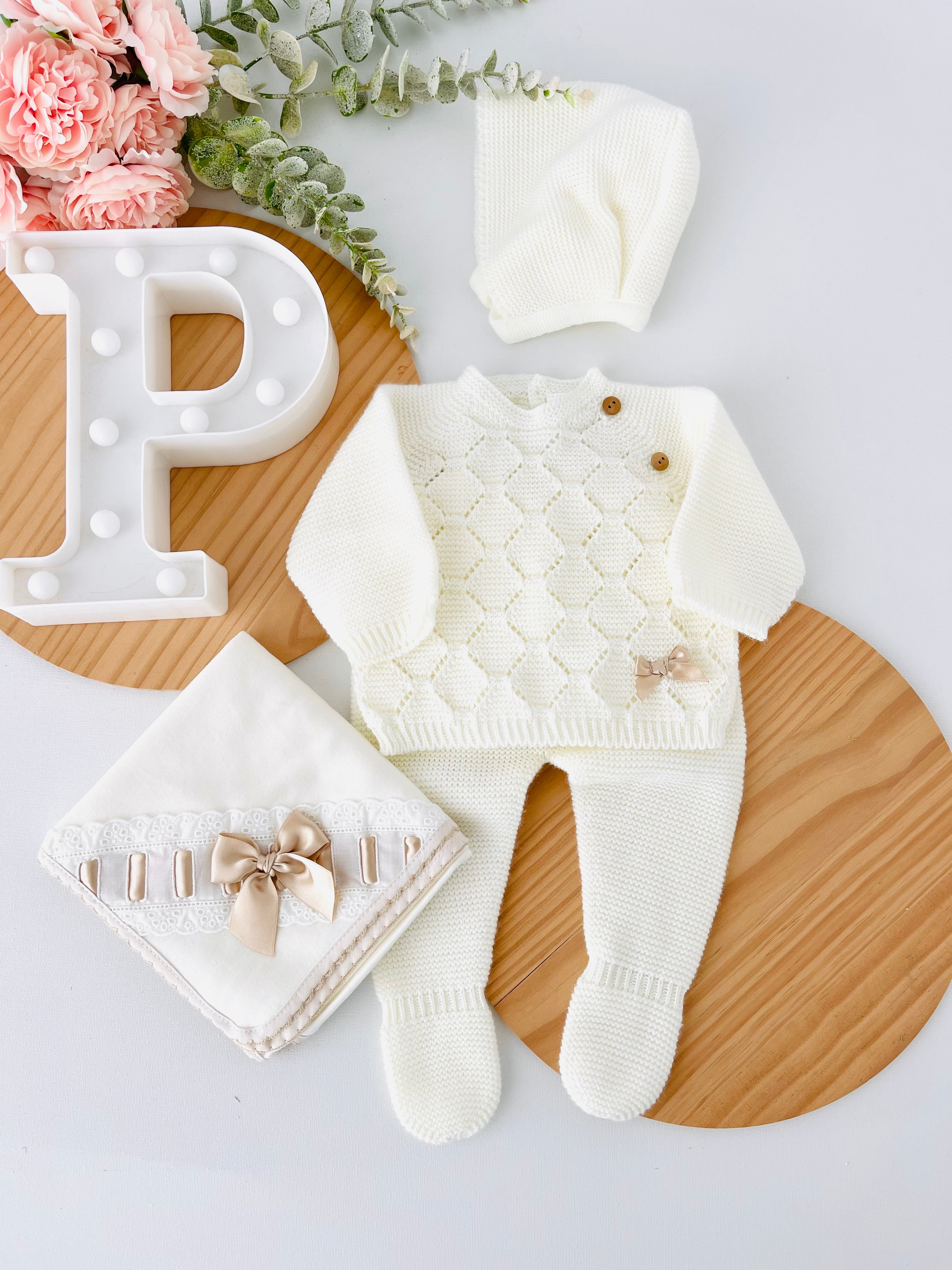 Conjunto malha colmeia para recém nascidos camisola, calças e touca - Outono/Inverno