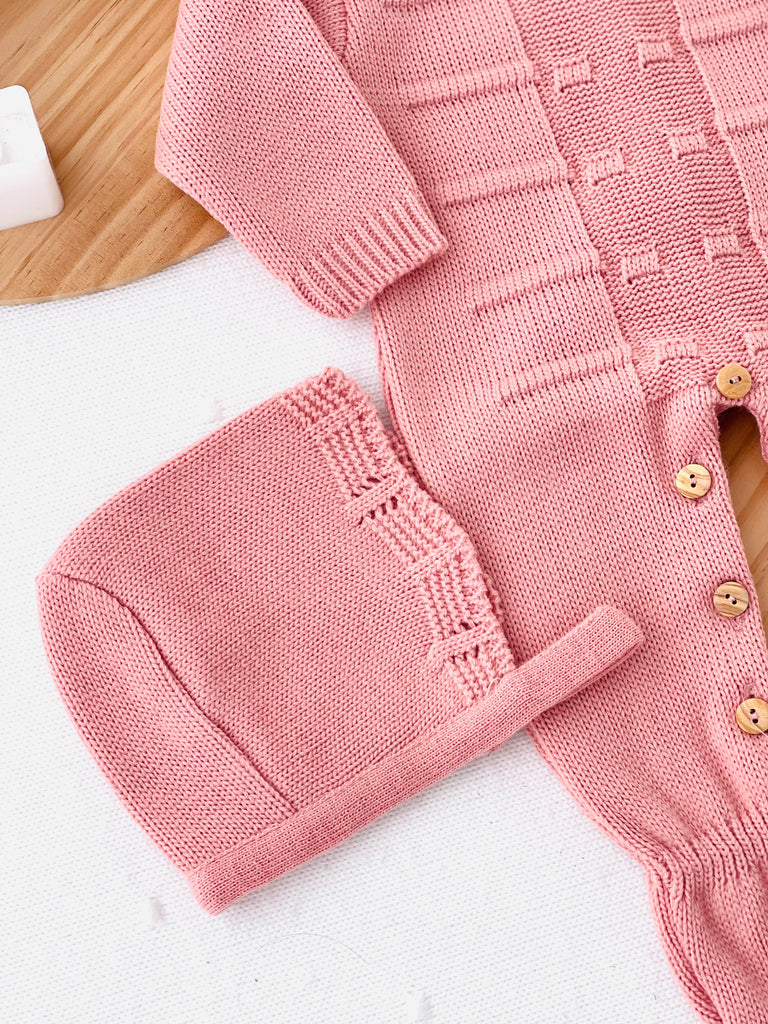 Saída de maternidade quadradinhos: Babygrow e touca