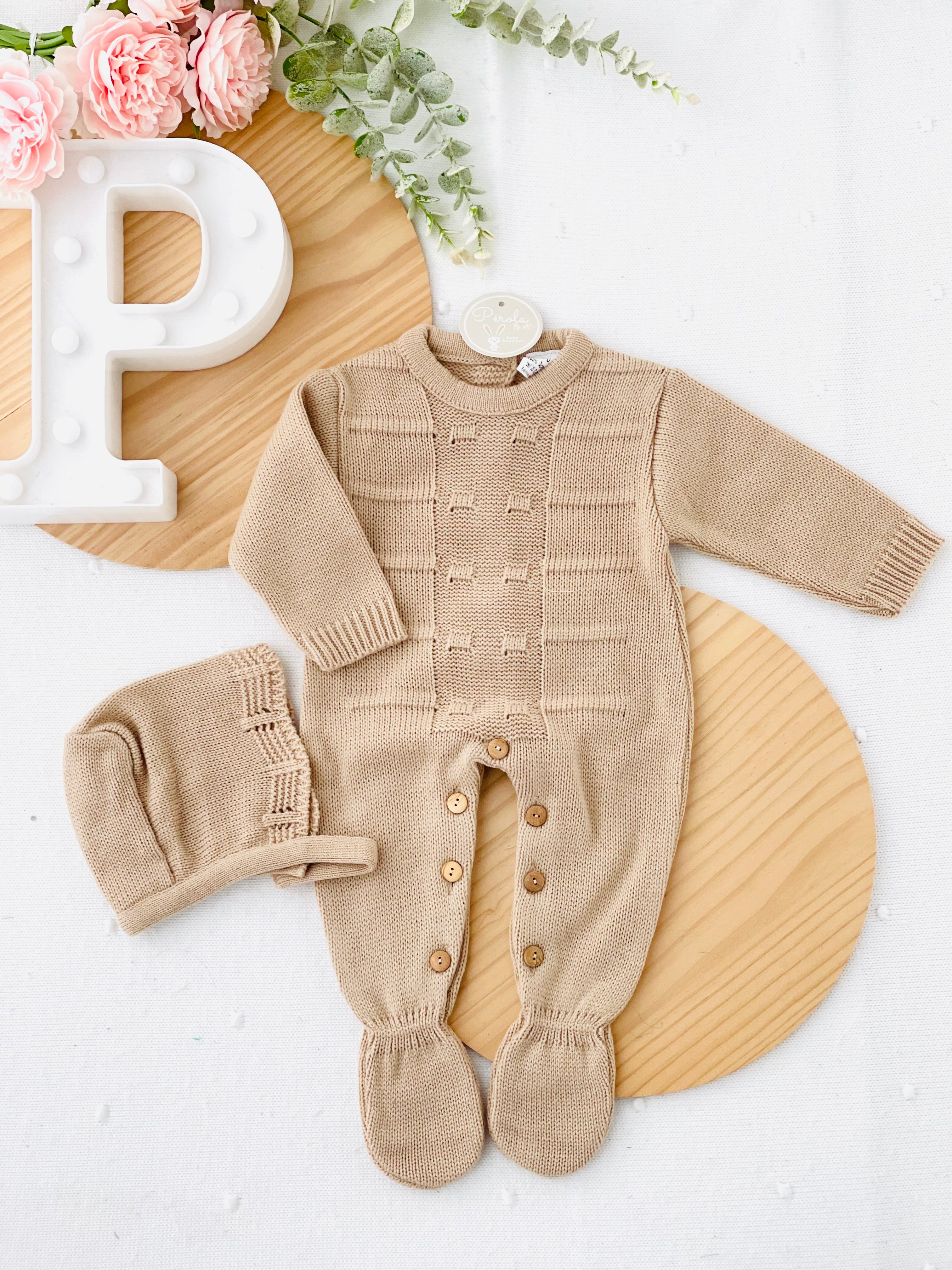 Saída de maternidade quadradinhos: Babygrow e touca Outono/Inverno