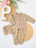Saída de maternidade quadradinhos: Babygrow e touca