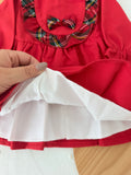 Vestido e boina em vermelho