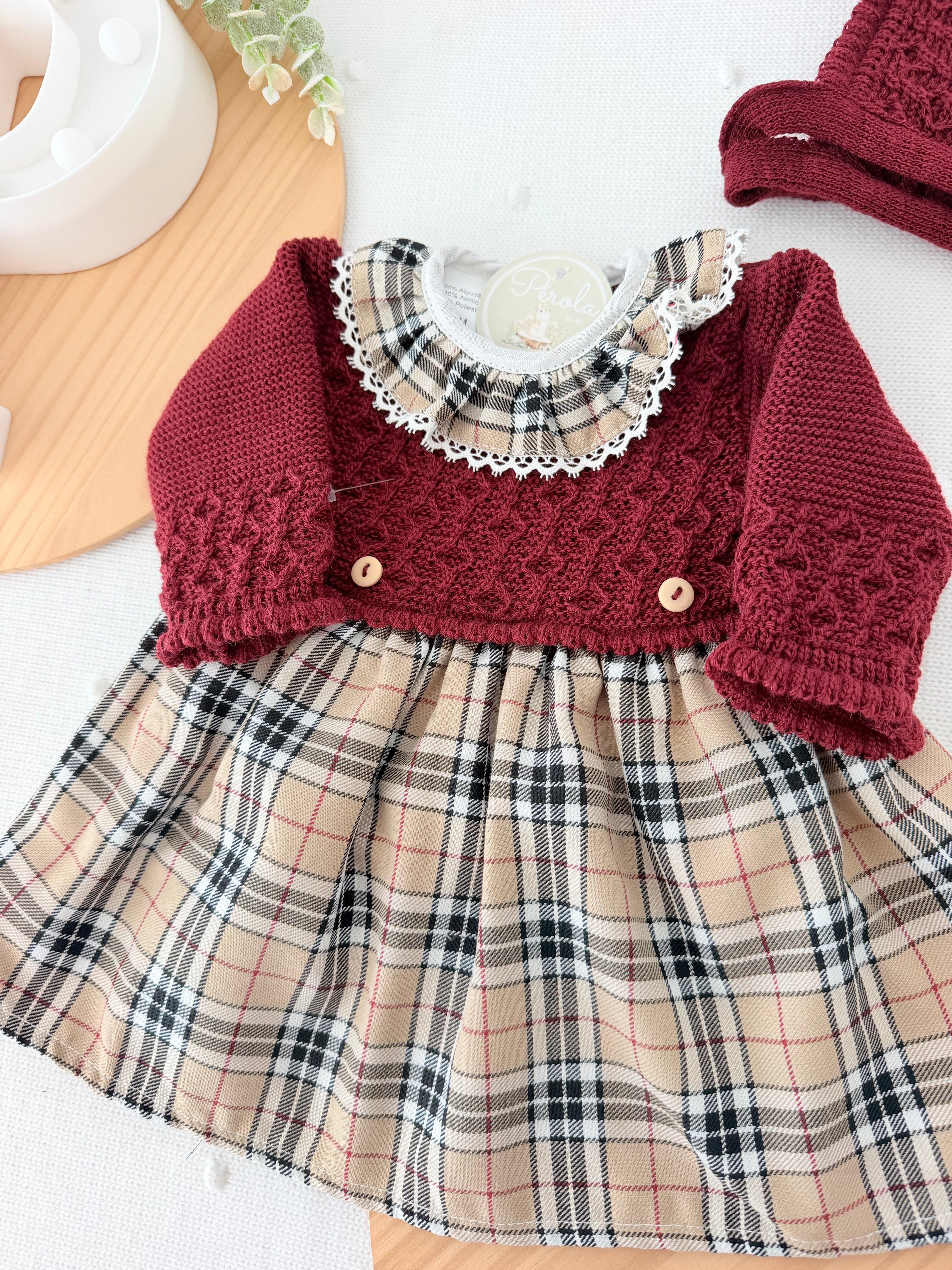 Vestido e touca de malha Bordeaux