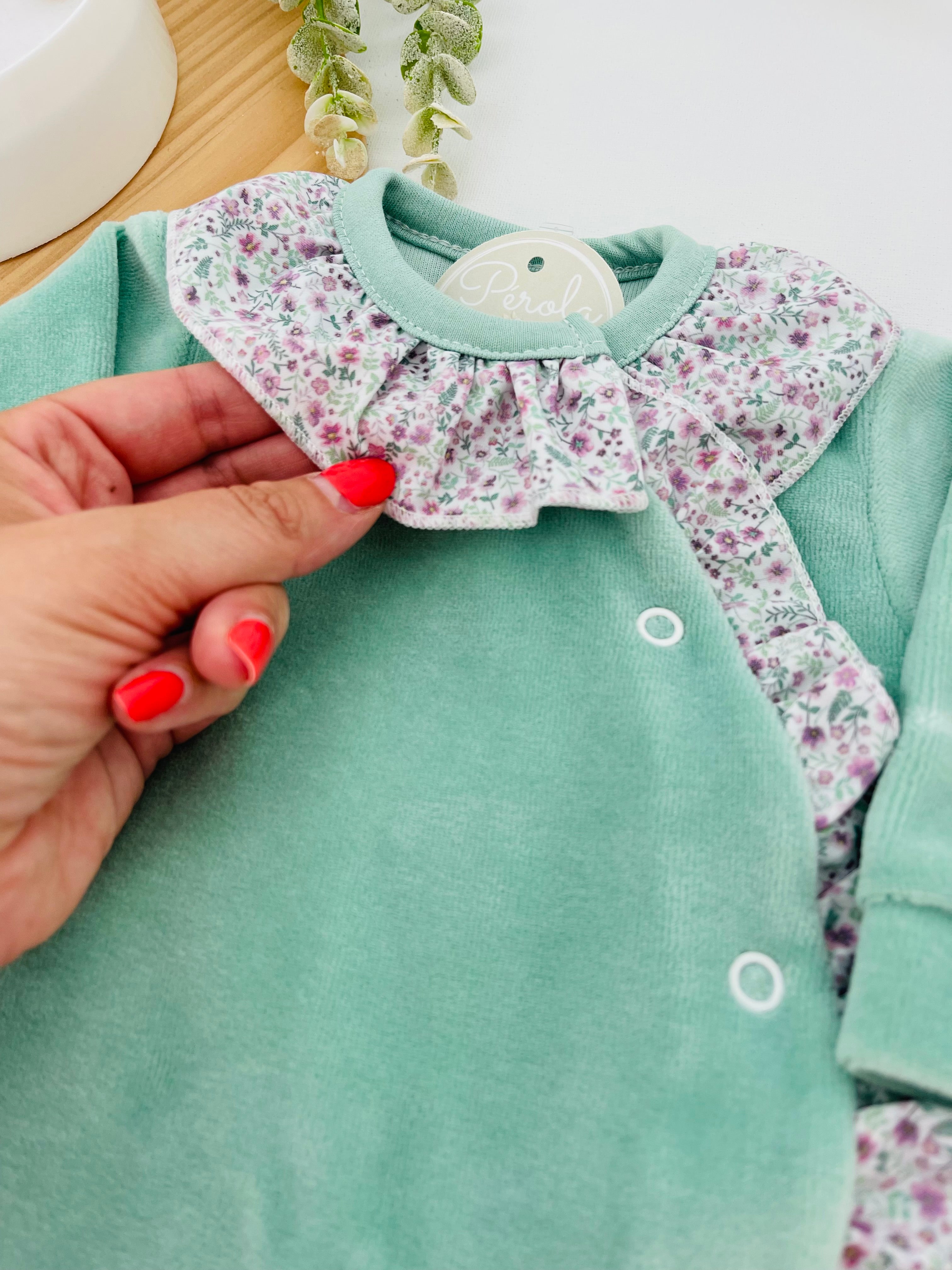 Babygrow em VELUDO- tema flores roxas