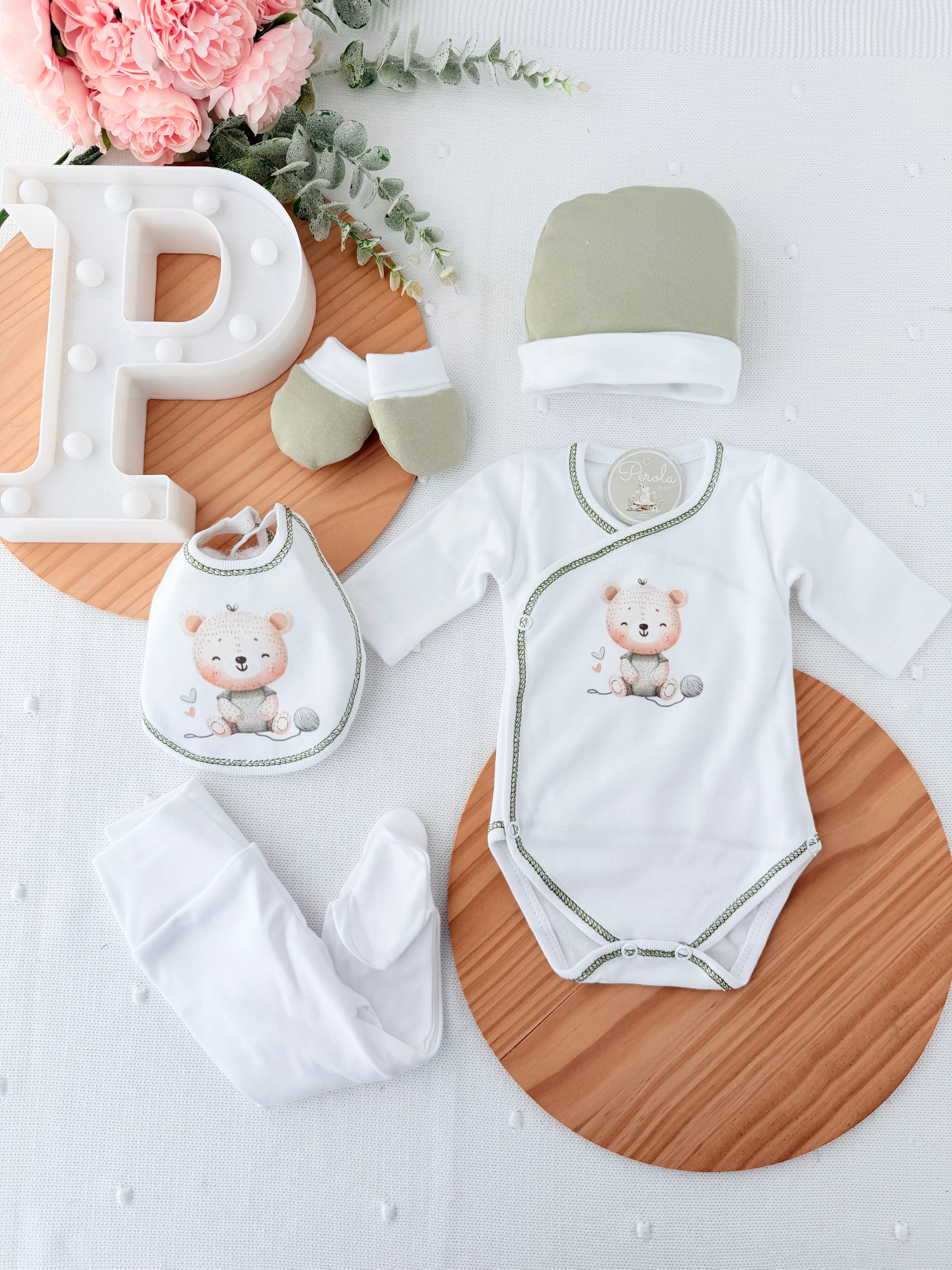 Pack Novelo com carda : camisola, calças, gorro, luvas e babete