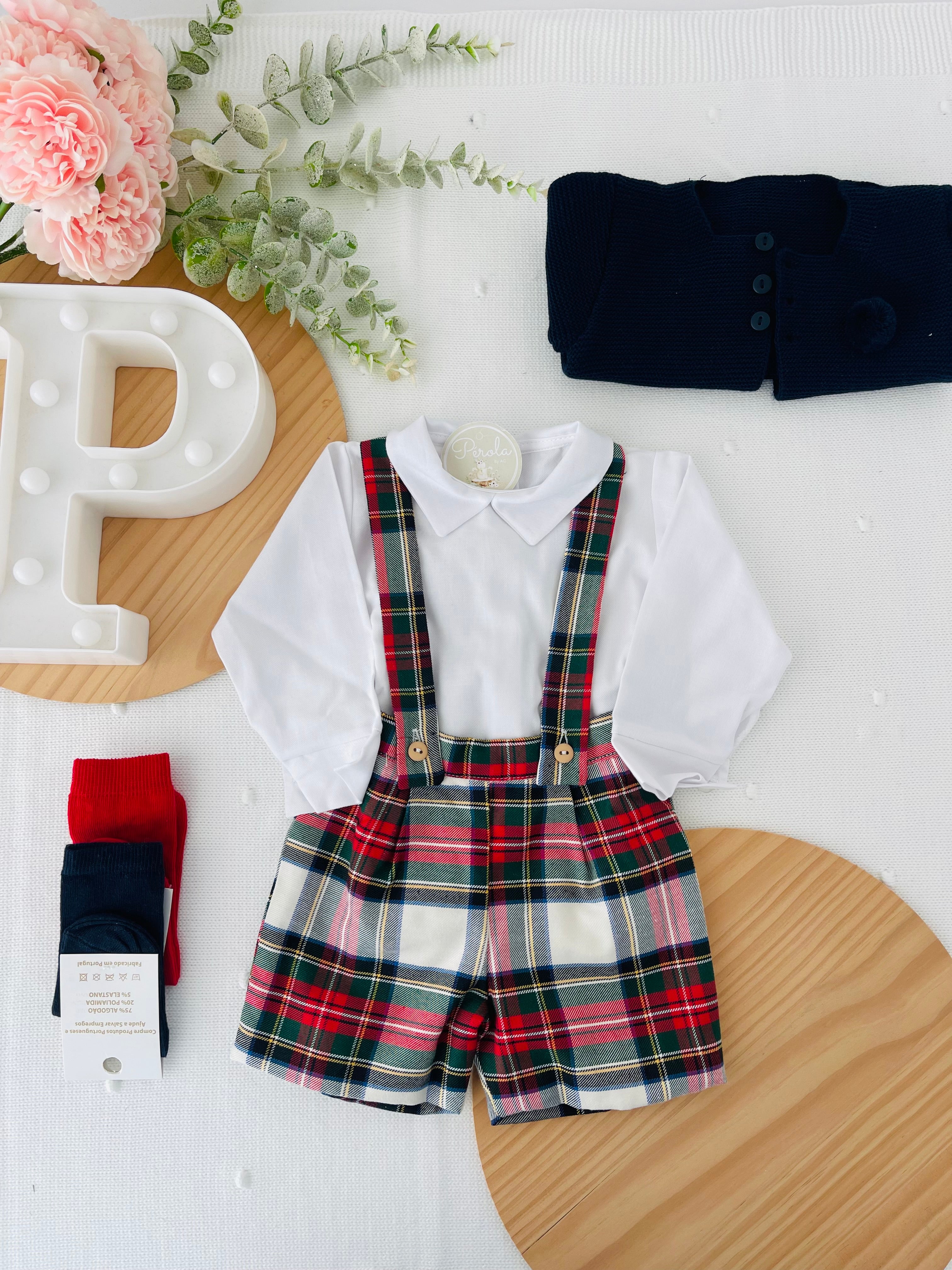 Conjunto xadrez; Calções com alças e camisa