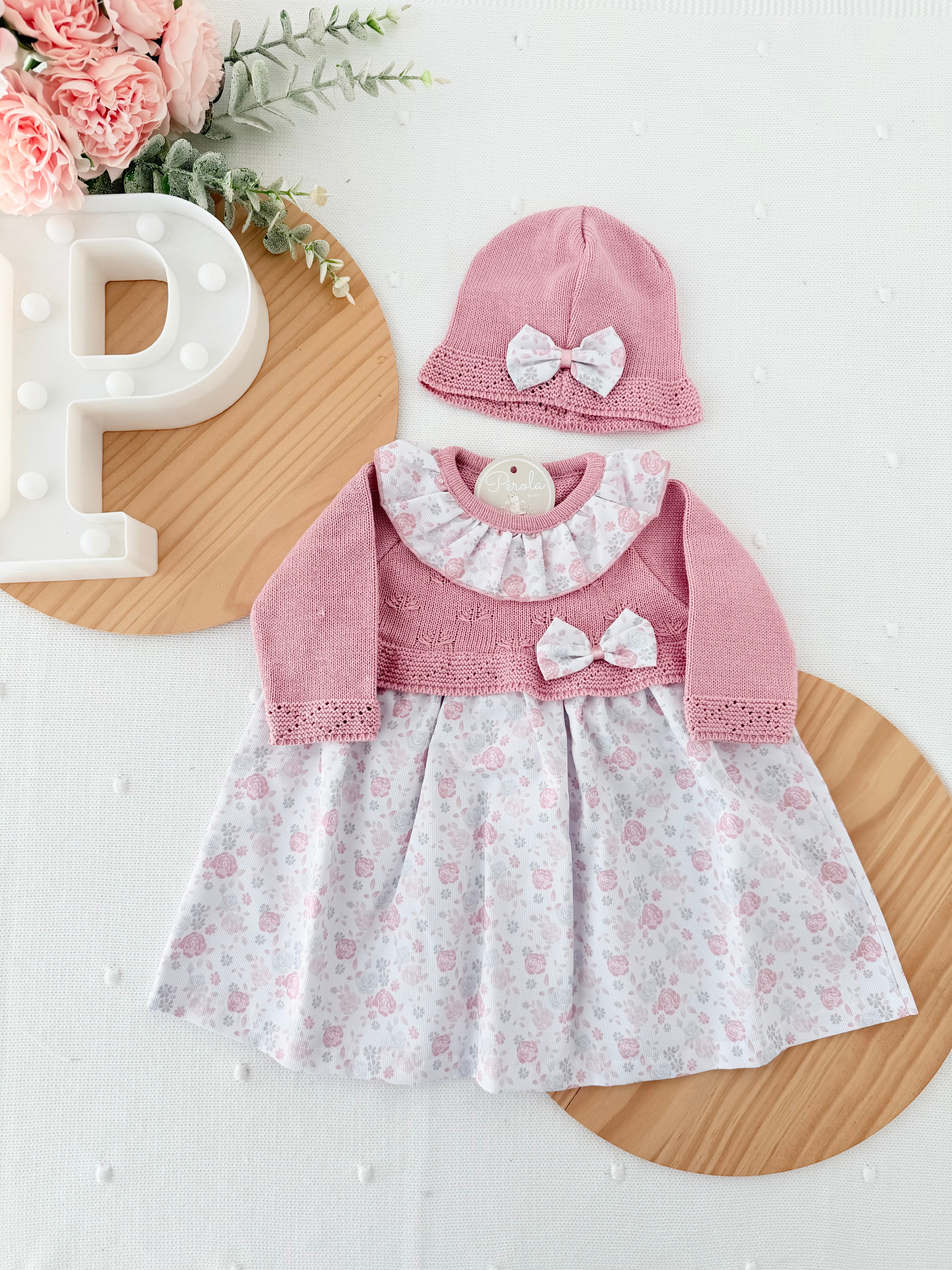 Vestido e gorro rosas - Primavera Verão