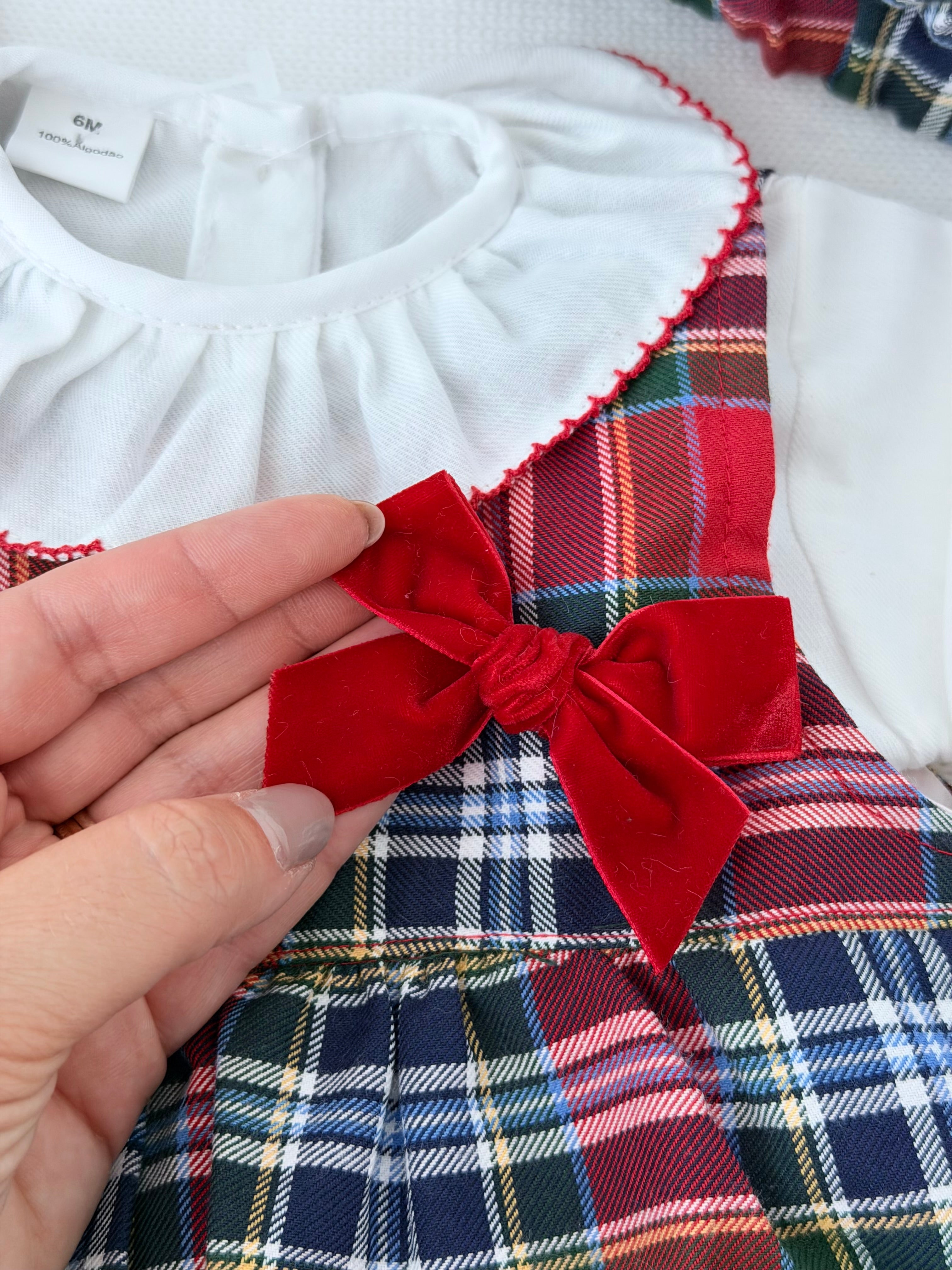 Conjunto xadrez : vestido, blusa e bóina