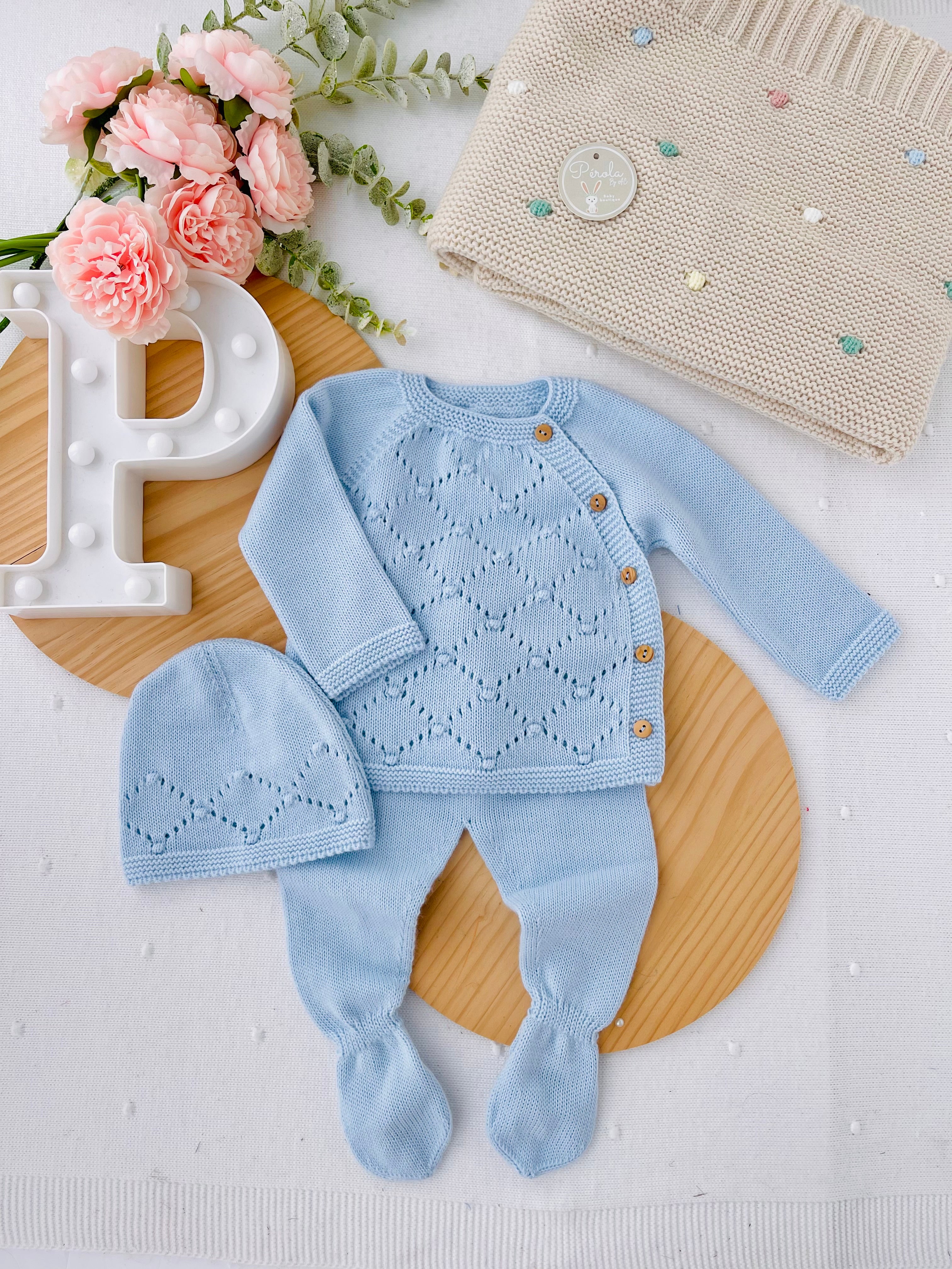 Conjunto malha bolinhas: camisola, calças e gorro- Outono/Inverno. 3/6M