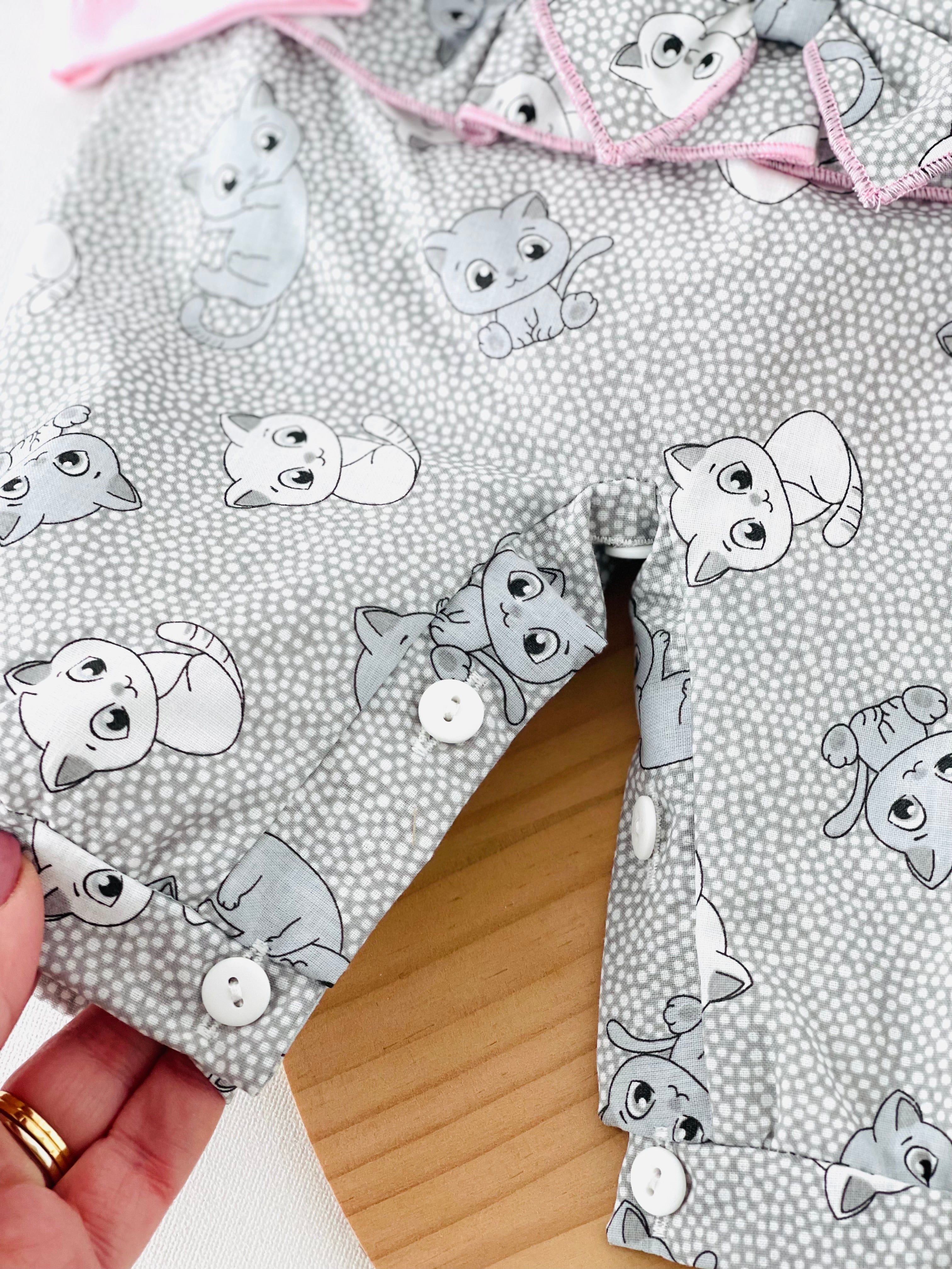 Conjunto gatinhos: Jardineiras e camisola