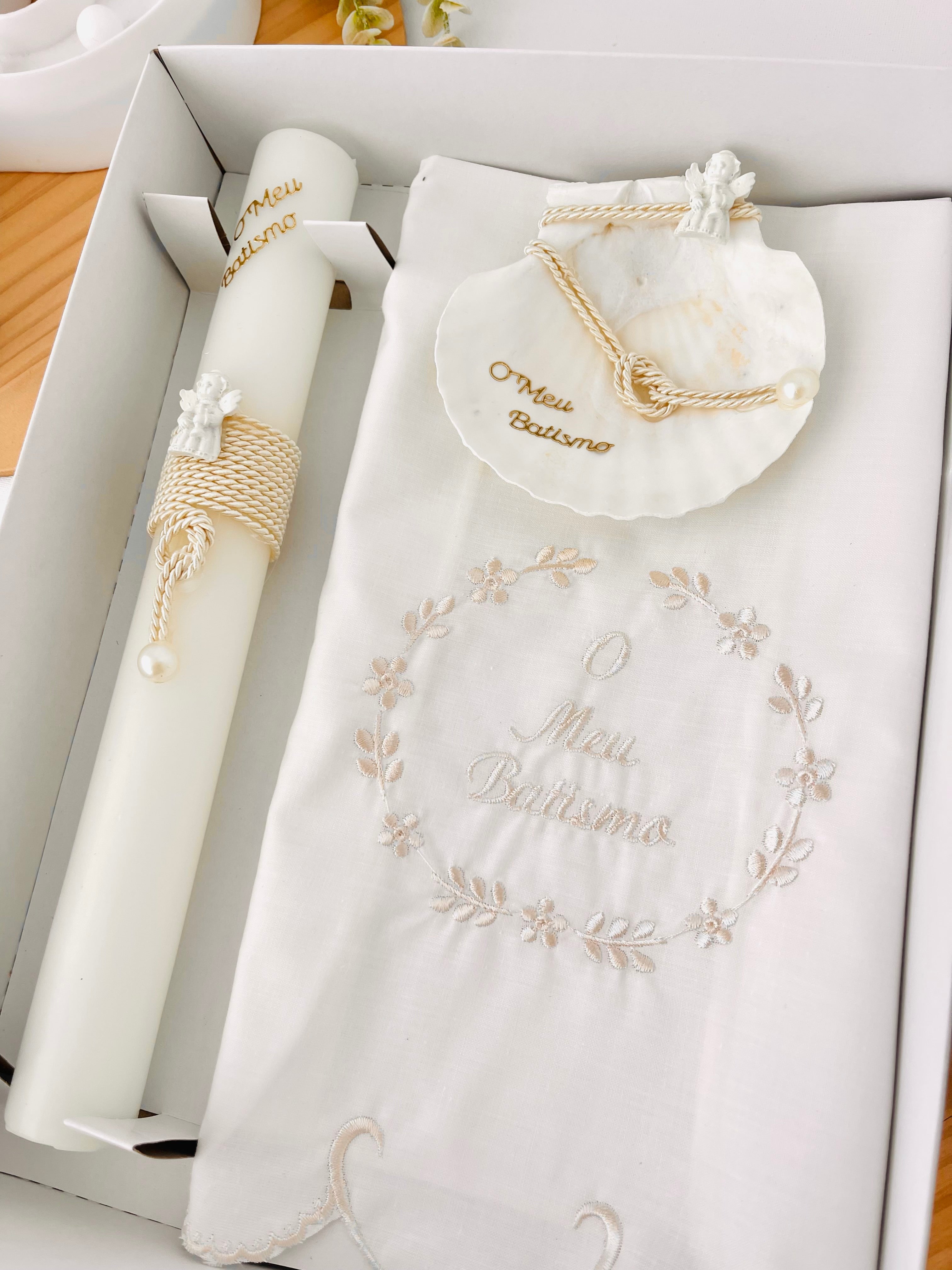 Conjunto para Batizado: vela, toalha e concha Batizado - Ramos