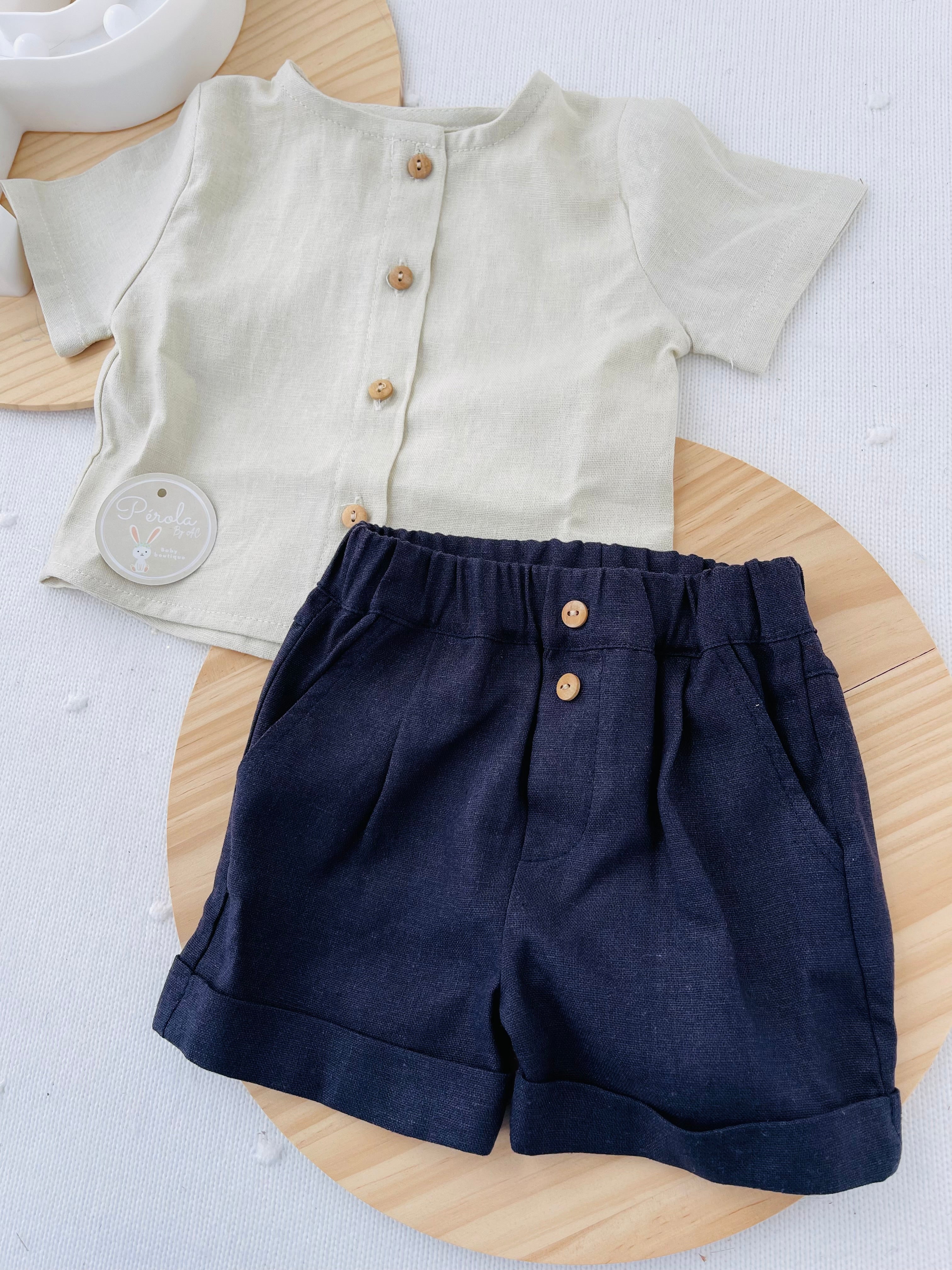 Camisa e calções estilo linho