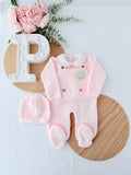 Conjunto ROSA : jardineiras, camisola e gorro malha quentinha