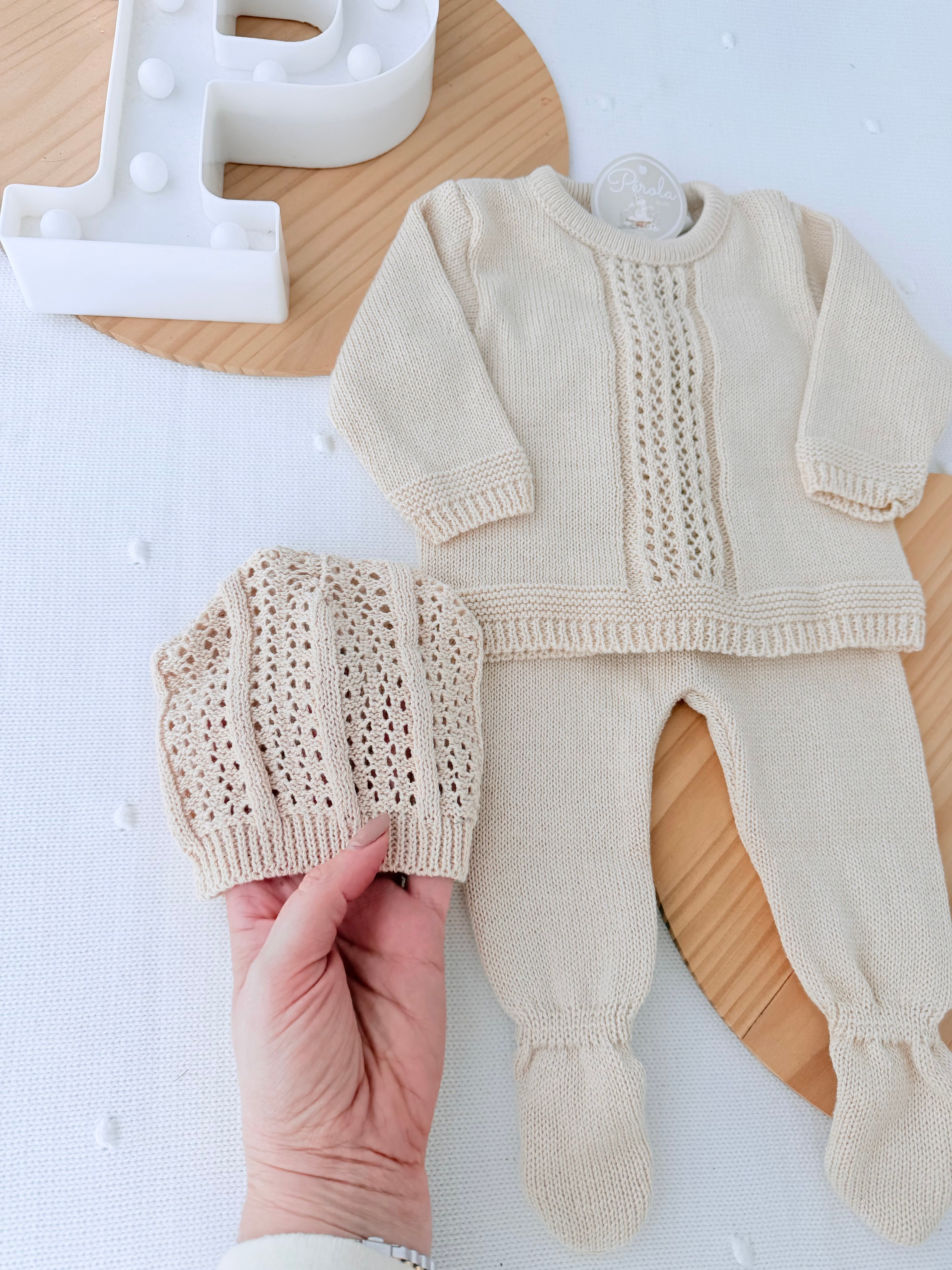 Conjunto unissexo bege recém nascido