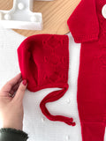 Saída de maternidade vermelho: Babygrow e touca
