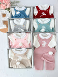Conjunto coelhinho: jardineiras, camisola e gorro