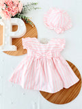 Vestido e chapéu riscas