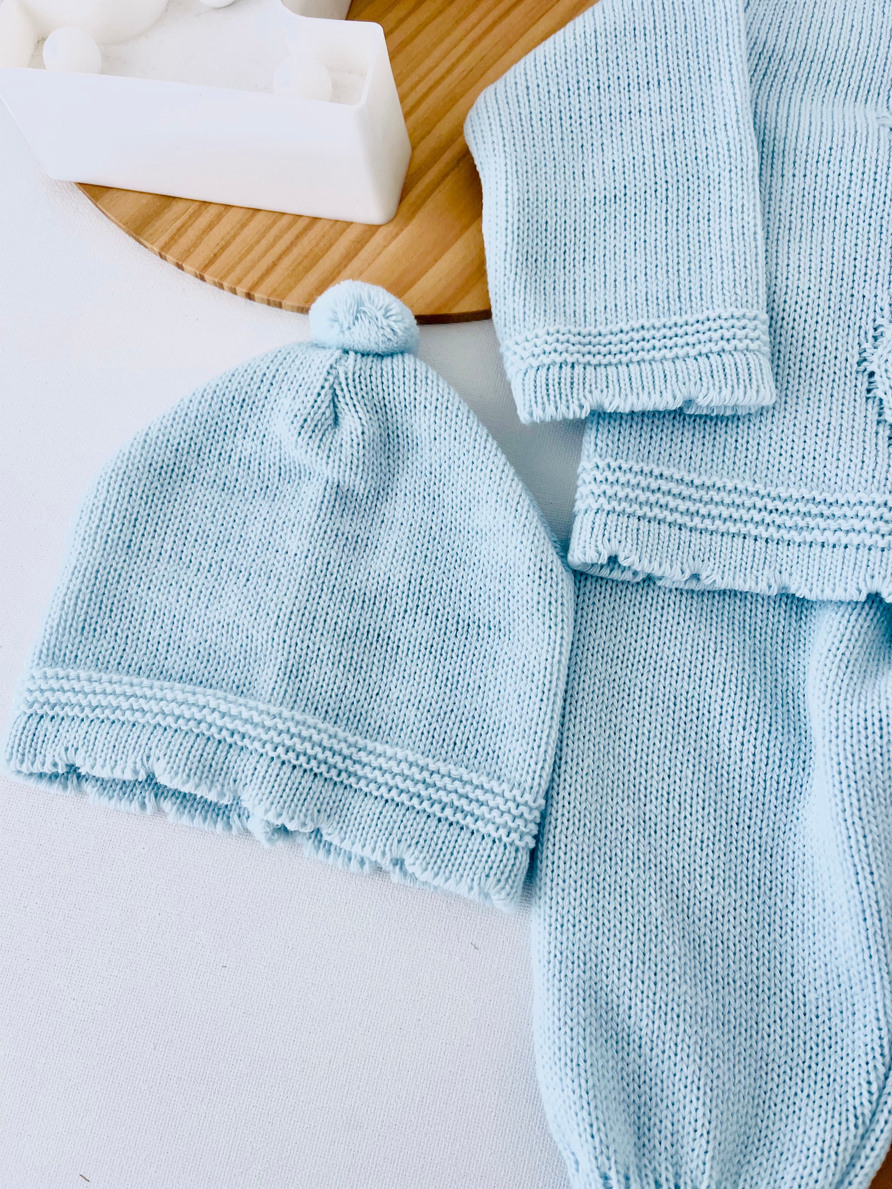 Conjunto malha trança : camisola, calças e gorro