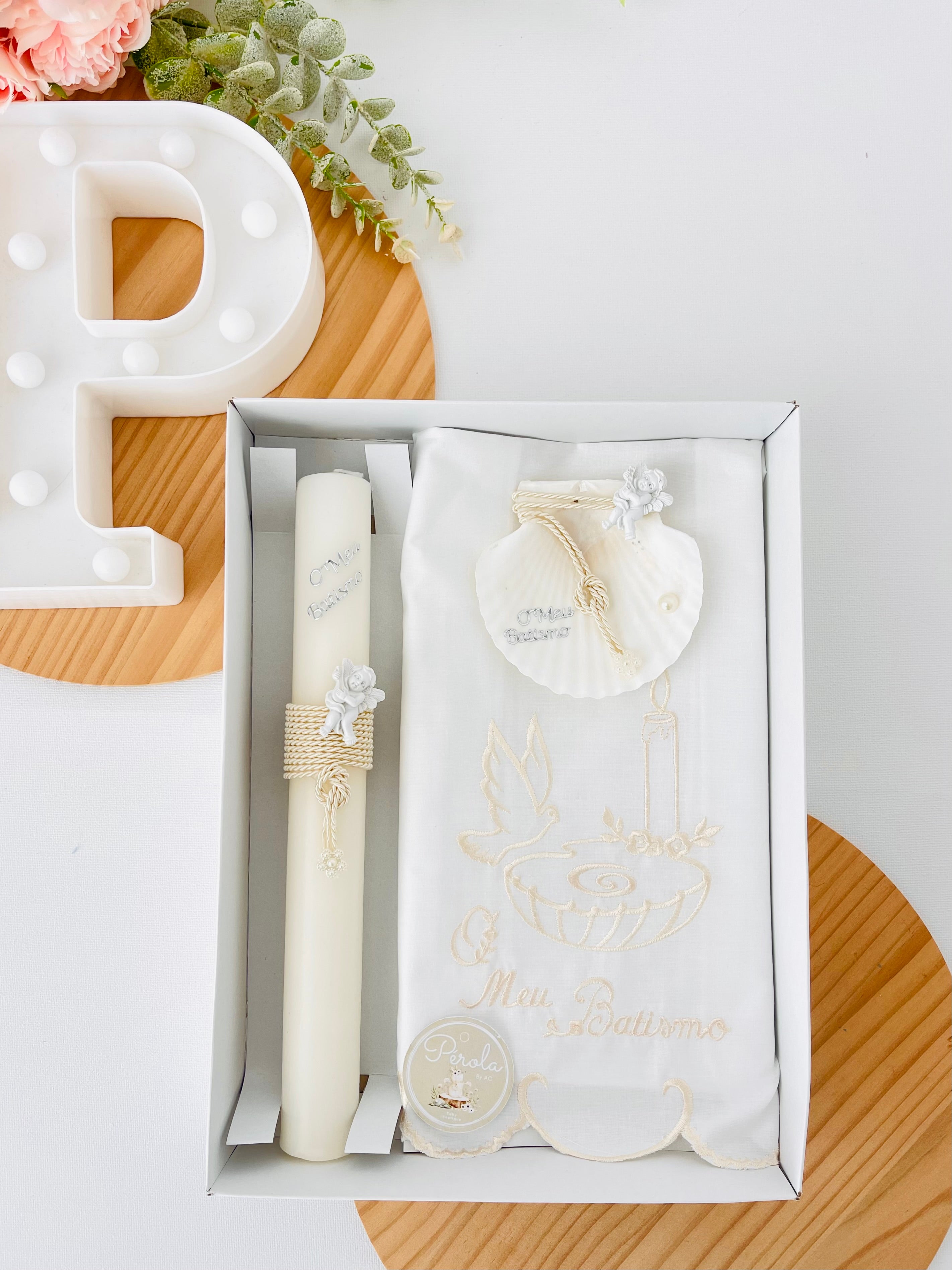 Conjunto para Batizado: vela, toalha e concha Batizado Pomba