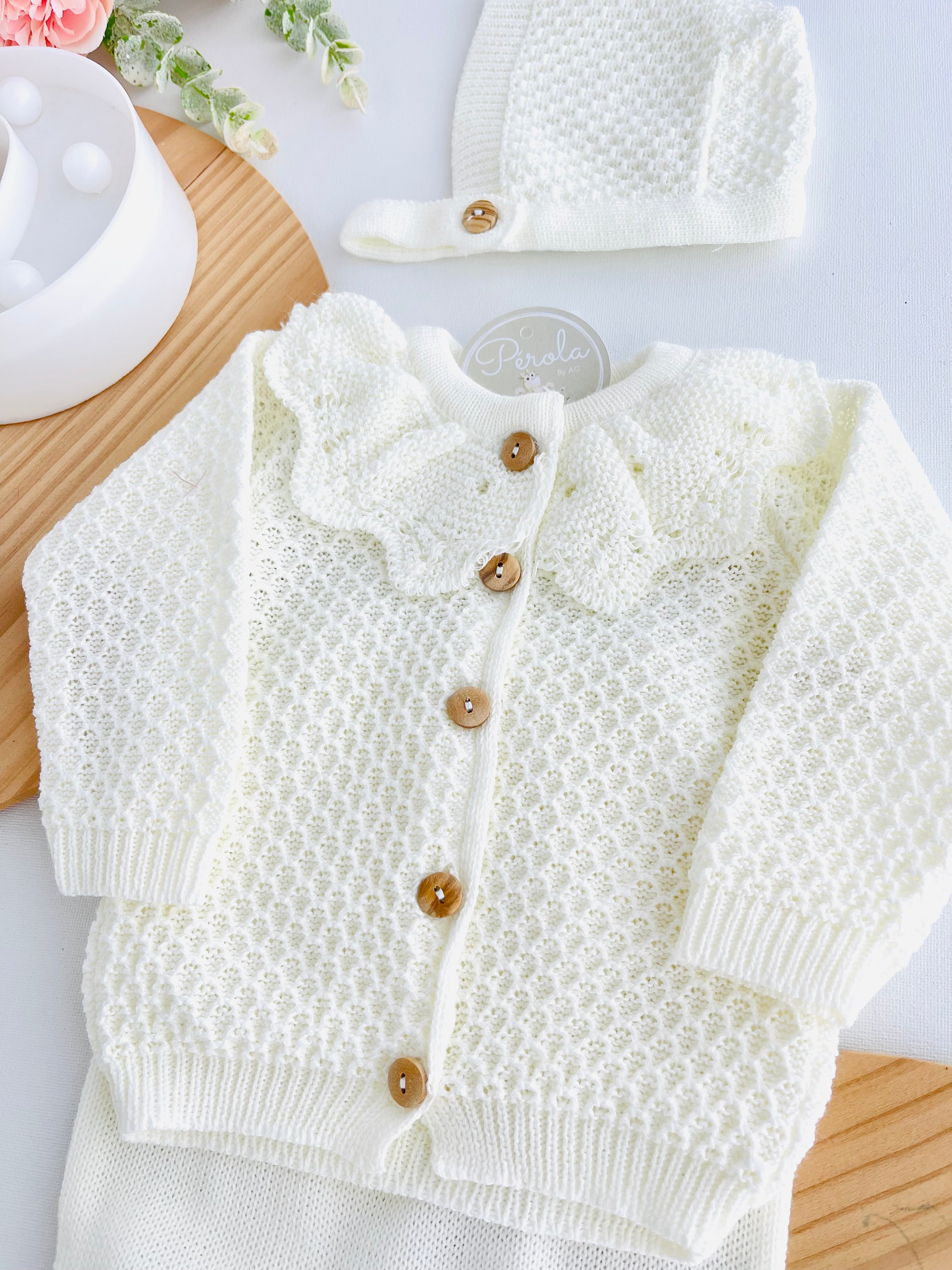 Conjunto malha com golinha: casaco, calças e touca- malha fina