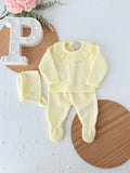 Conjunto doce ternura amarelo : camisola , calças e touca