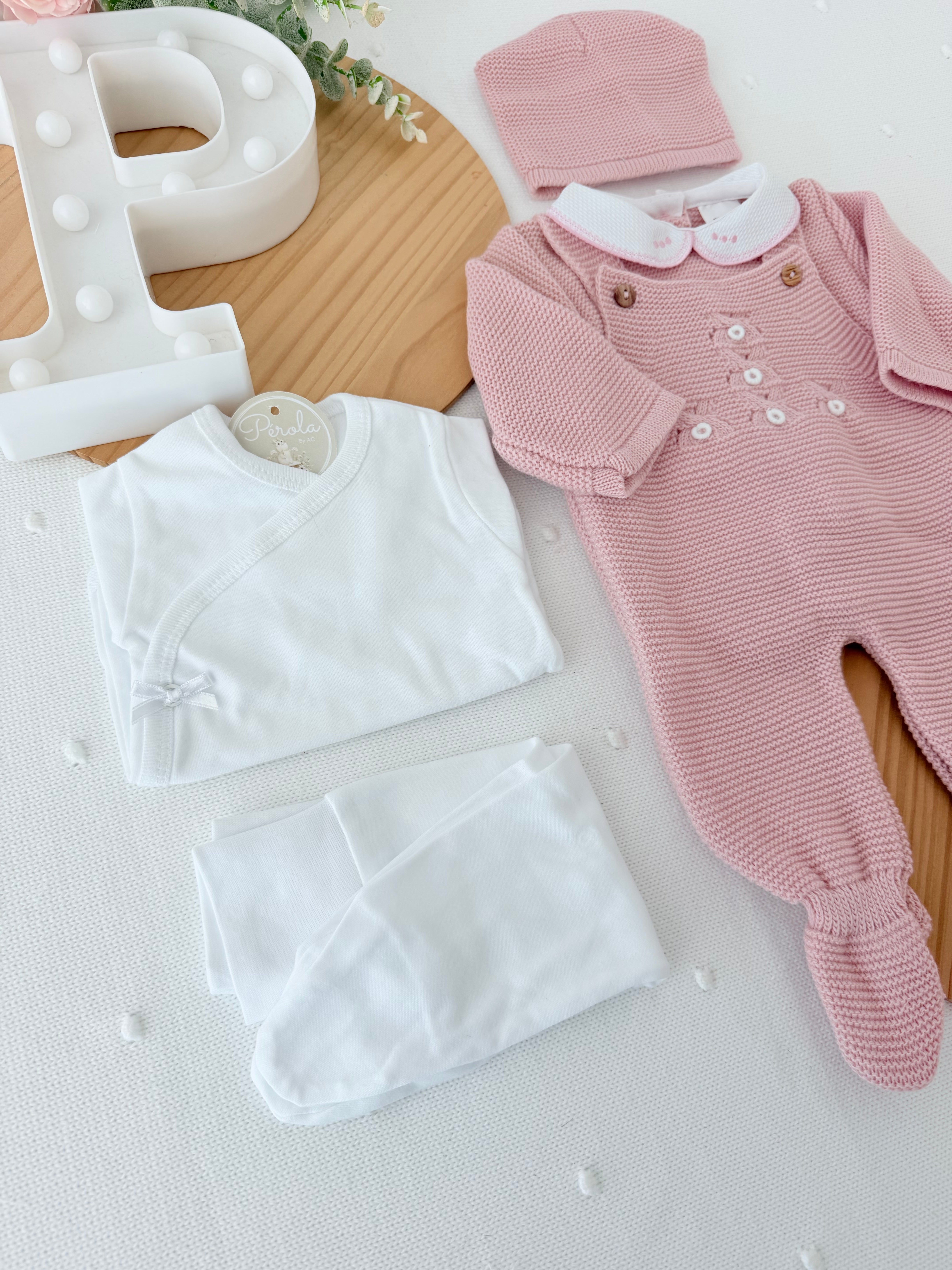 Pack saída de maternidade Rosa velho  5 peças: body, calças, jardineiras, camisola e gorro