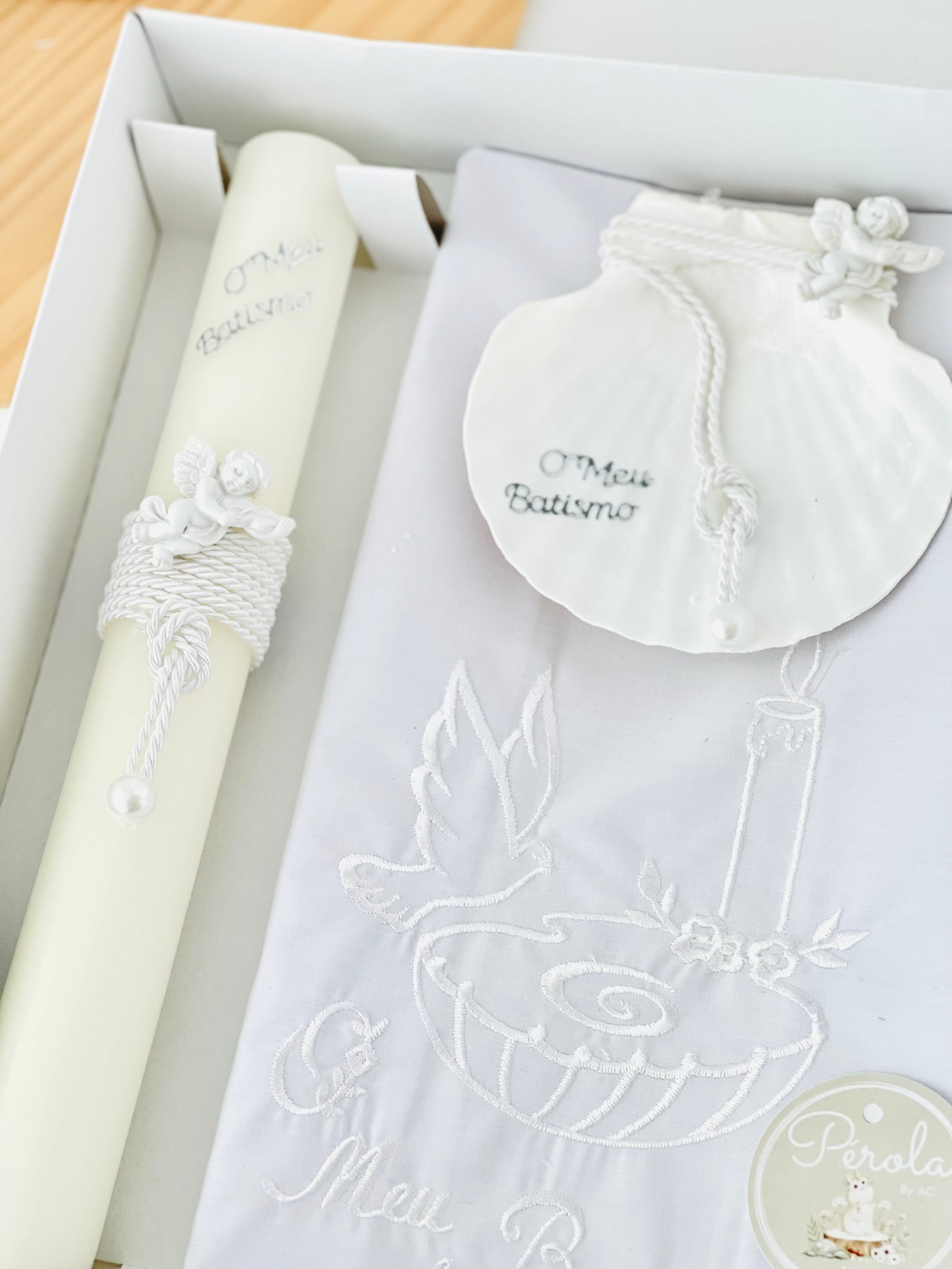 Conjunto para Batizado: vela, toalha e concha Batizado Pomba