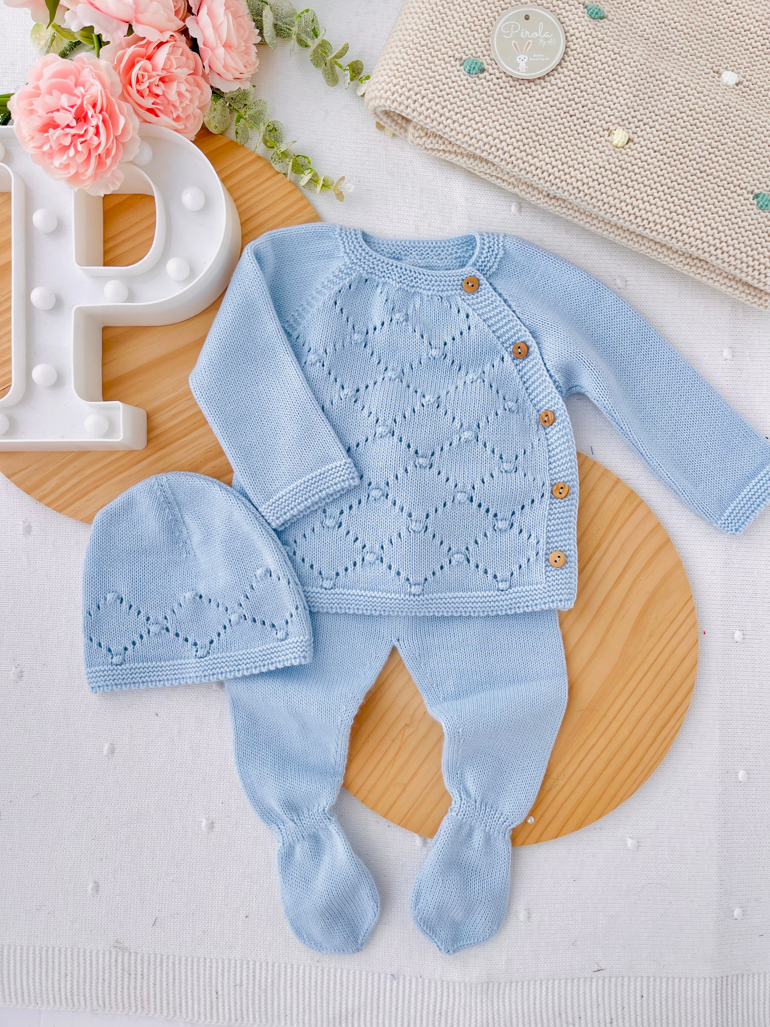 Conjunto malha bolinhas: camisola, calças e gorro- Outono/Inverno. 3/6M