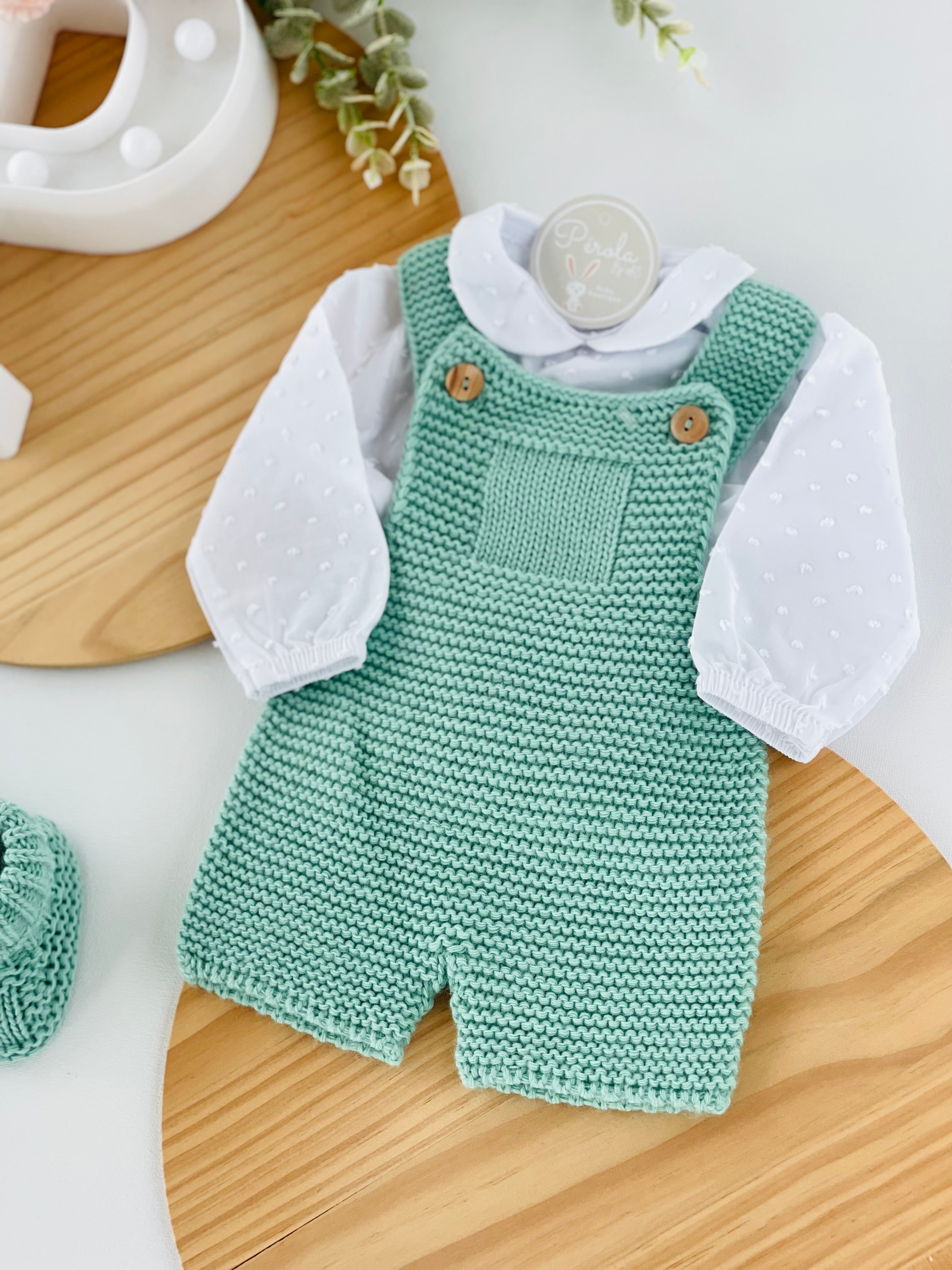 Conjunto neutro: Fofo, camisa e carapins