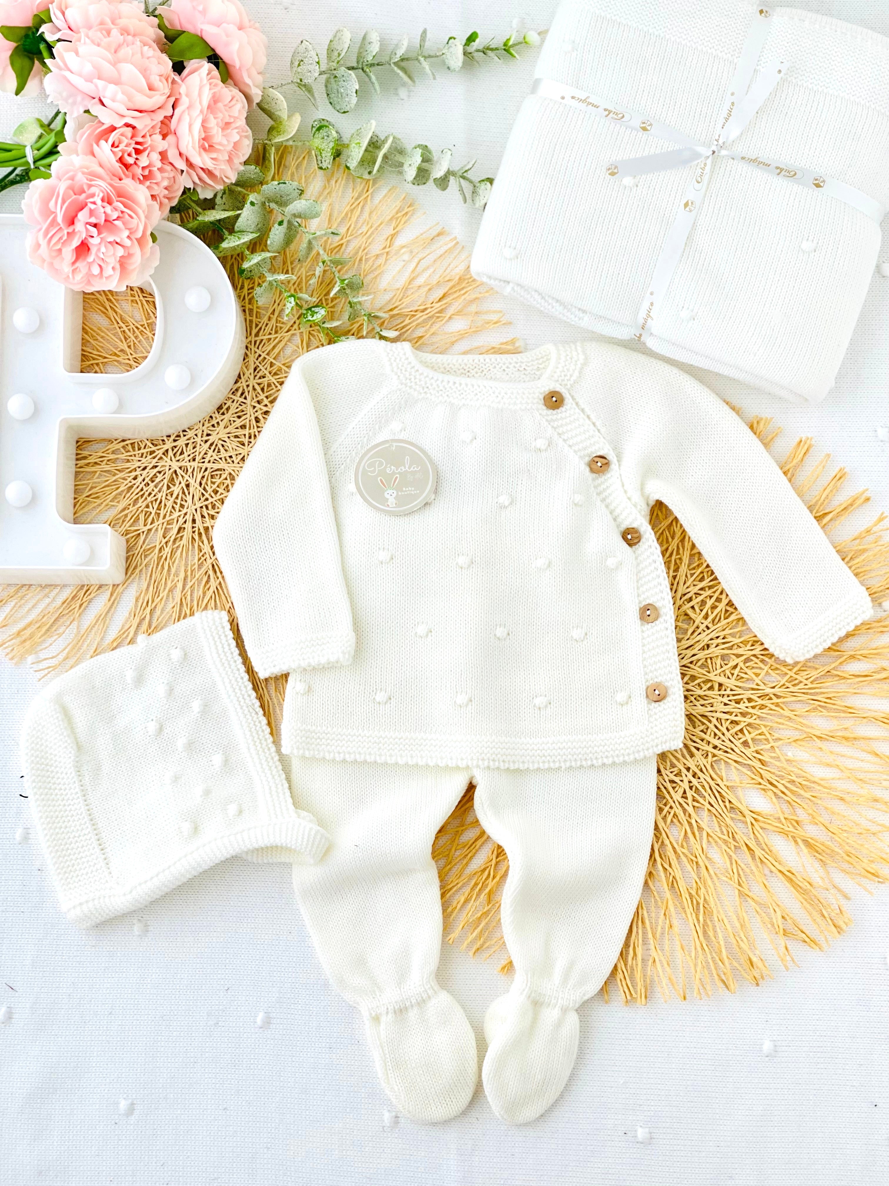 Conjunto unissexo pintinhas: camisola, calças e touca Outono/Inverno