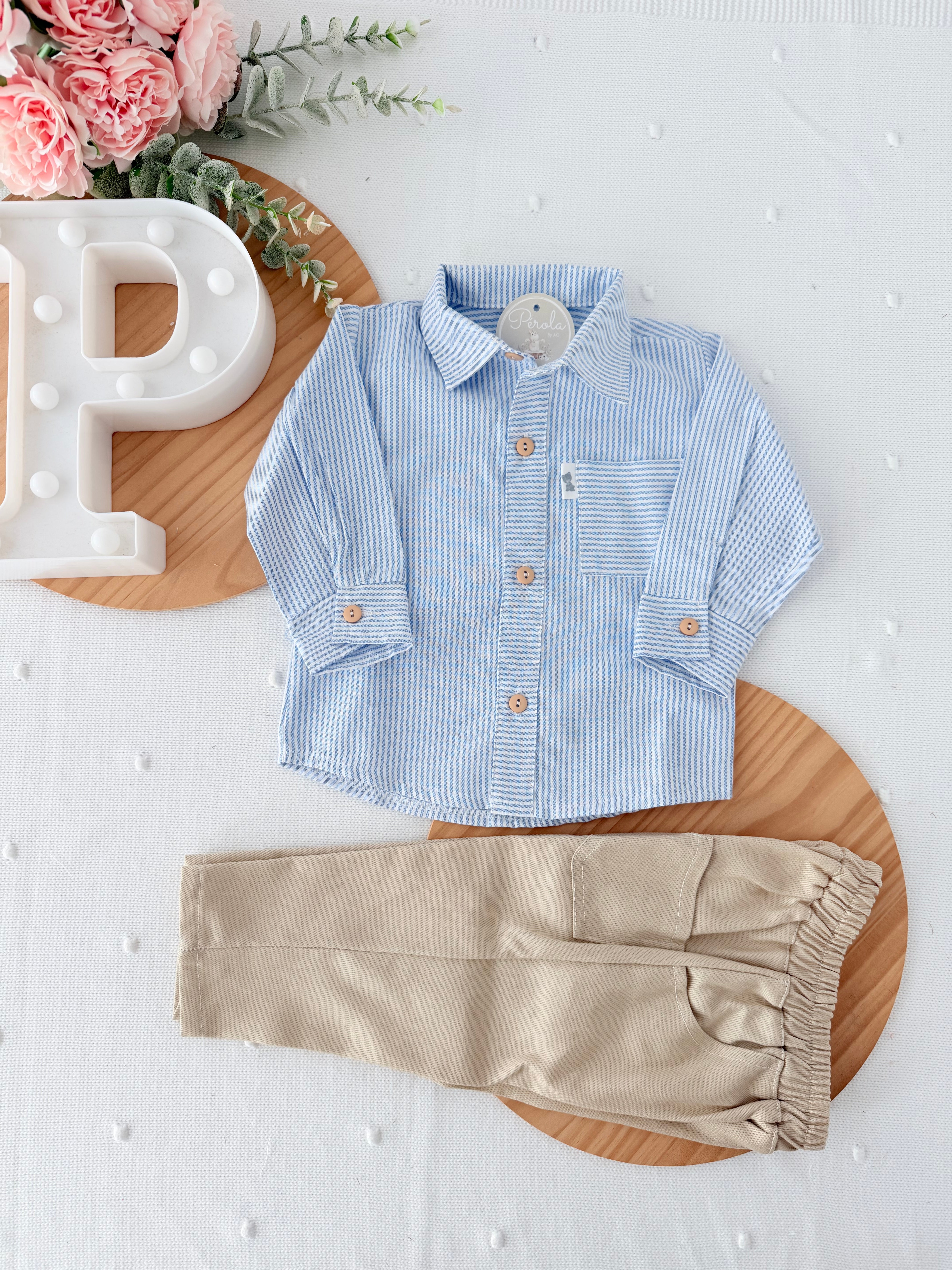 Conjunto menino riscas: camisa riscas e calças
