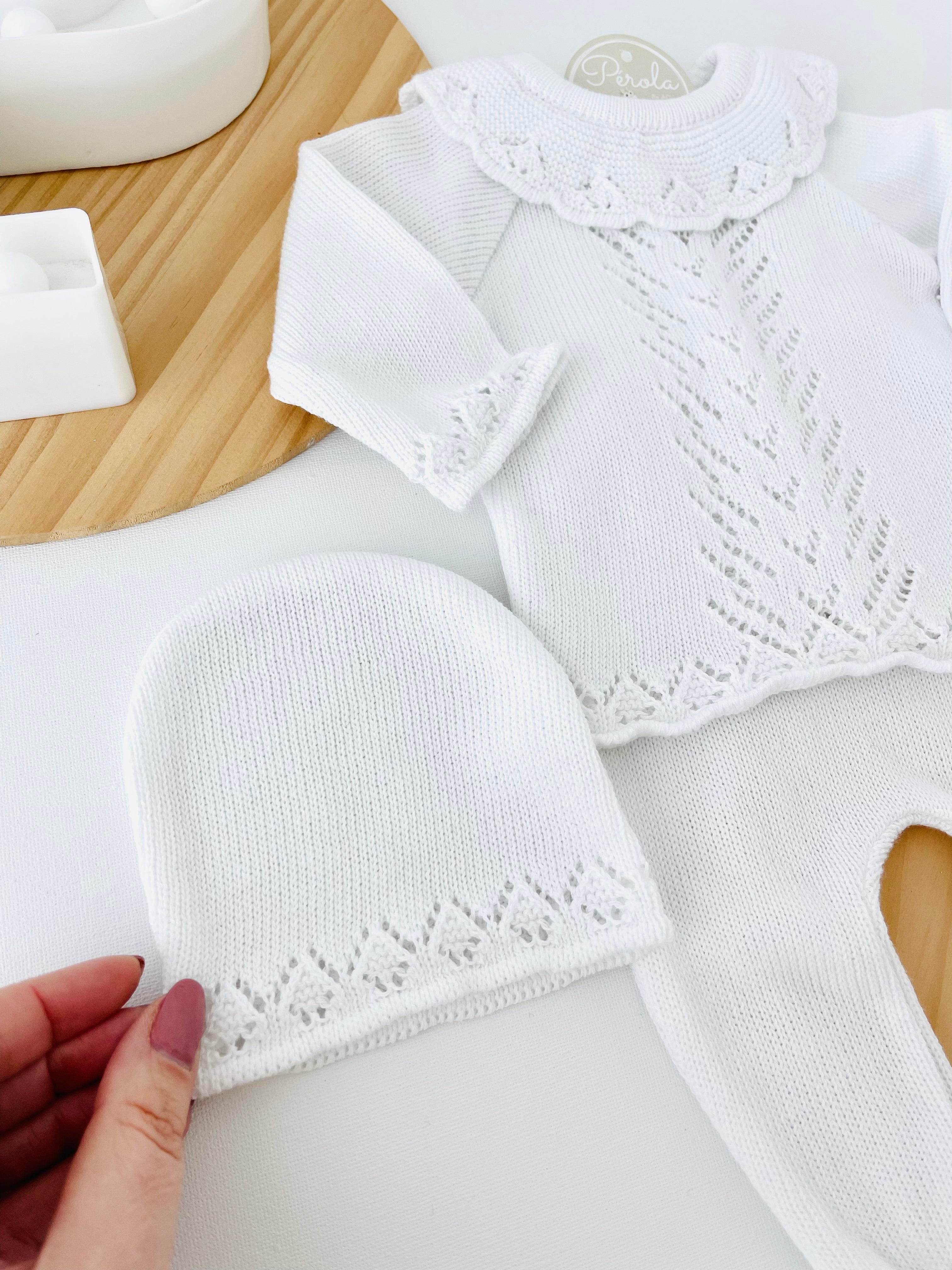 Conjunto malha com golinha: camisola, calças e touca