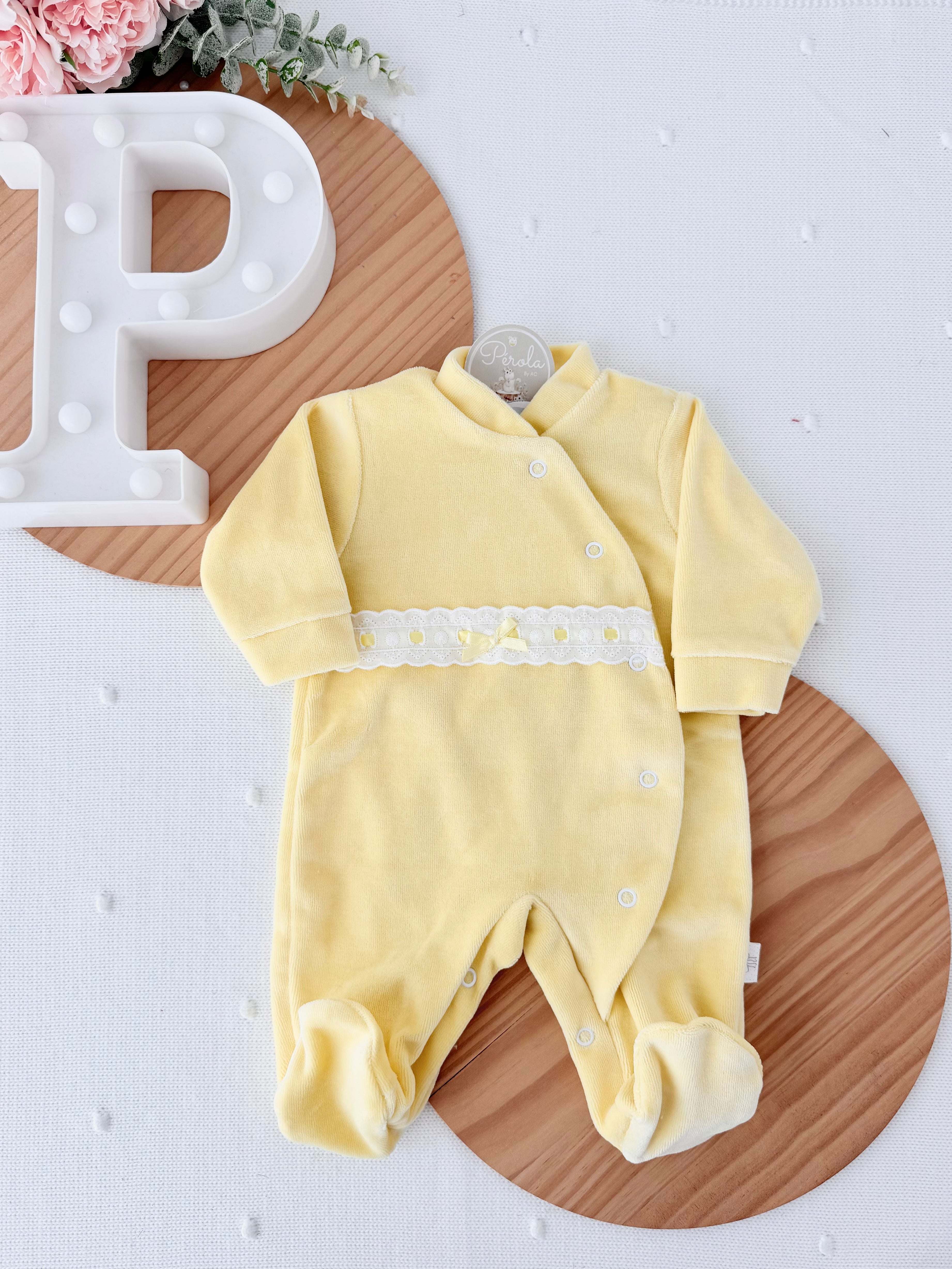 Babygrow veludo fita em renda