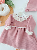 Vestido e touca rosa velho