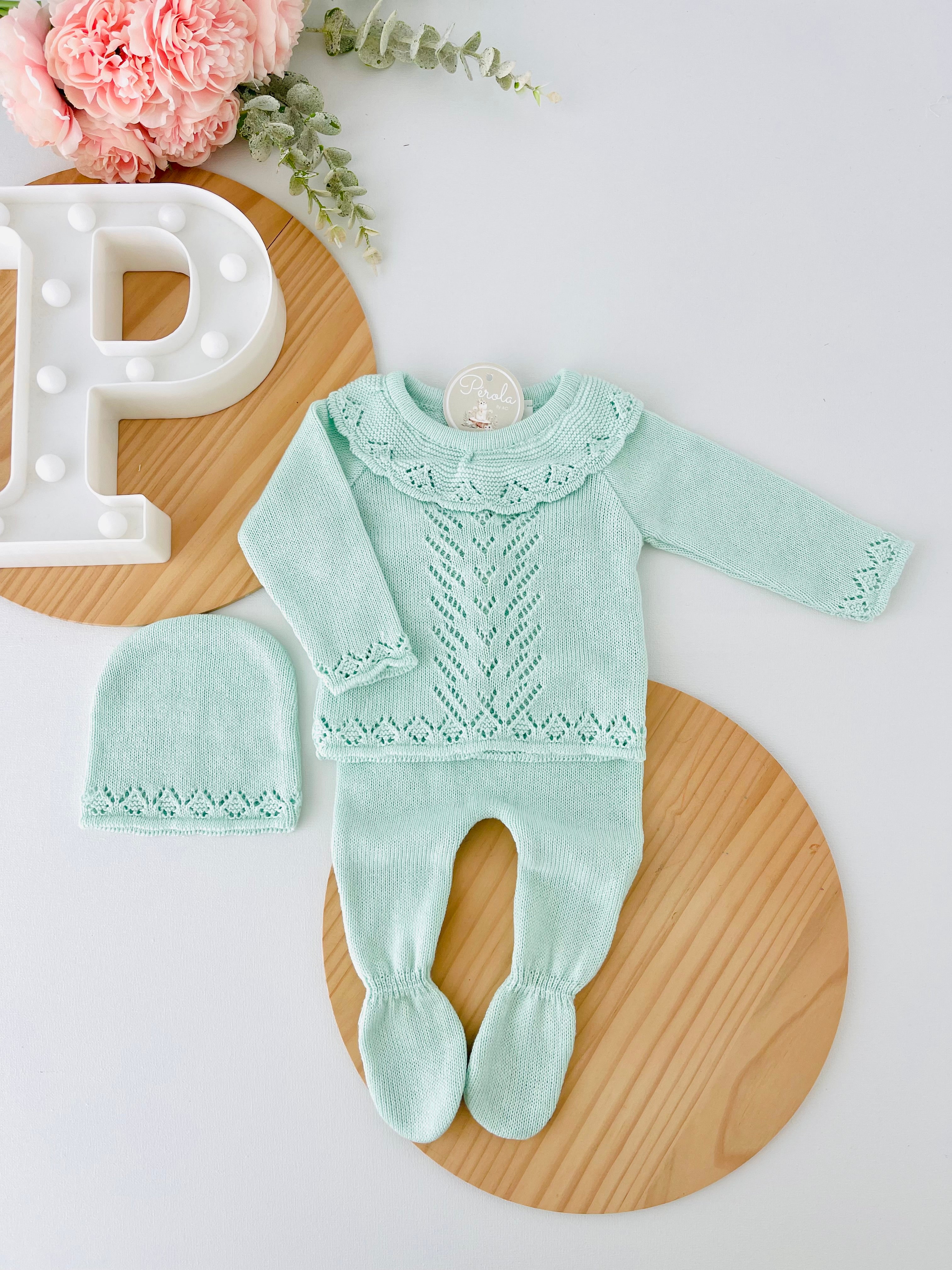 Conjunto malha com golinha: camisola, calças e touca