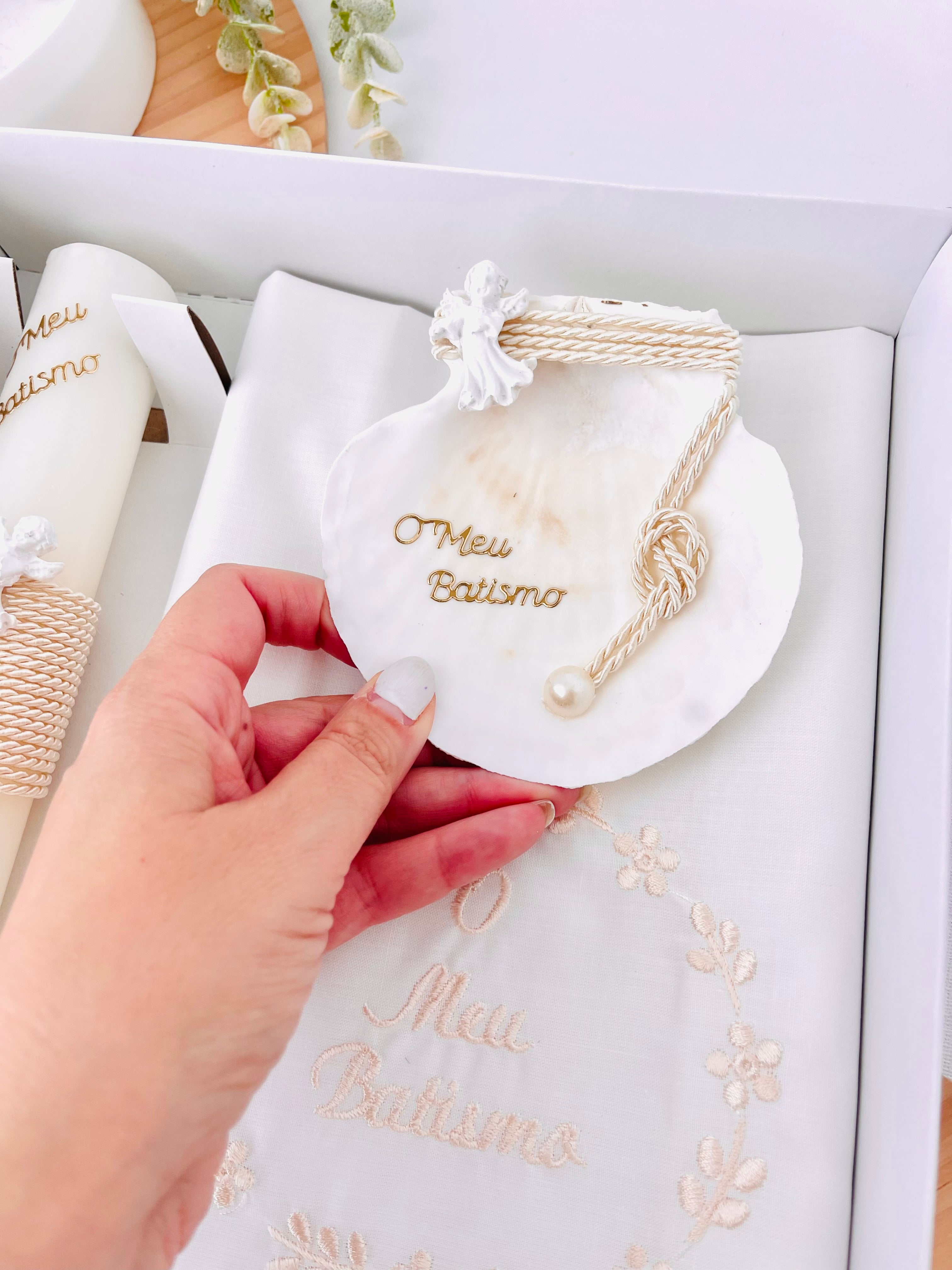 Conjunto para Batizado: vela, toalha e concha Batizado - Ramos
