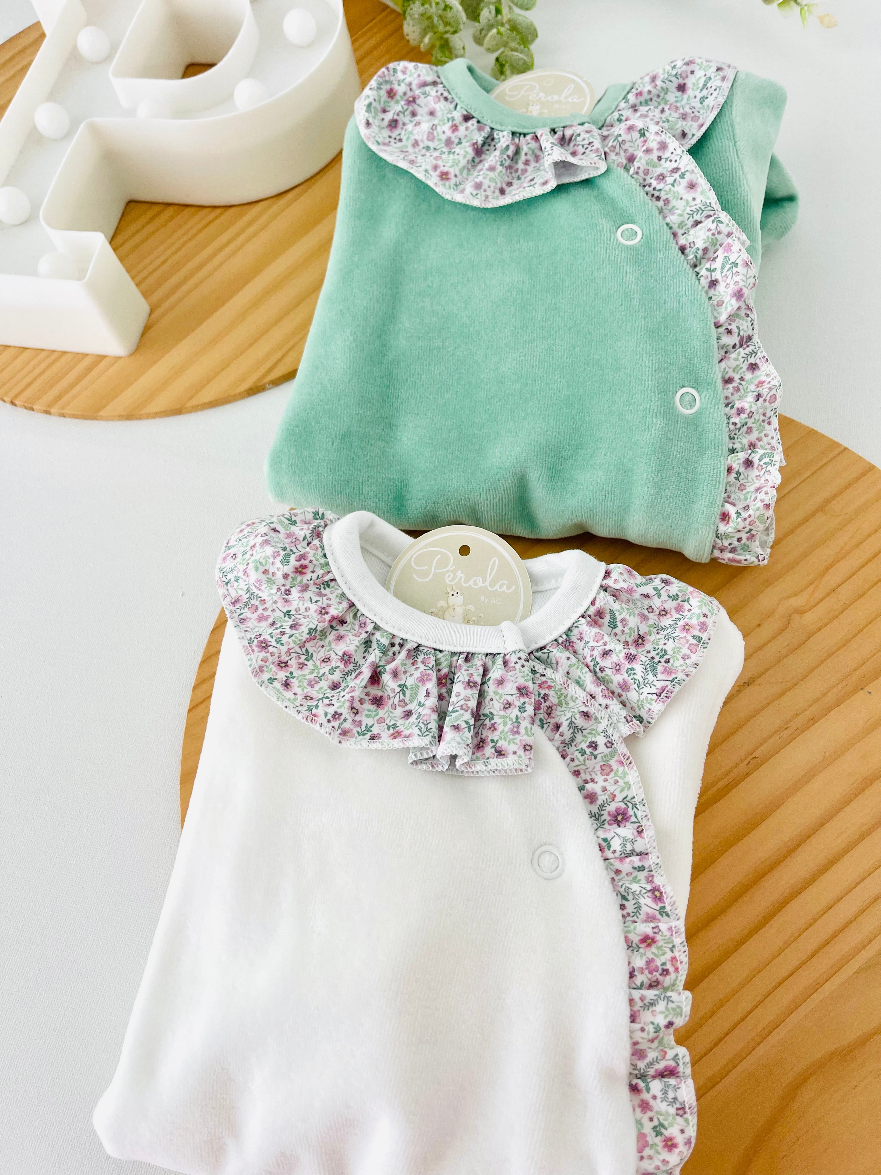 Babygrow em VELUDO- tema flores roxas