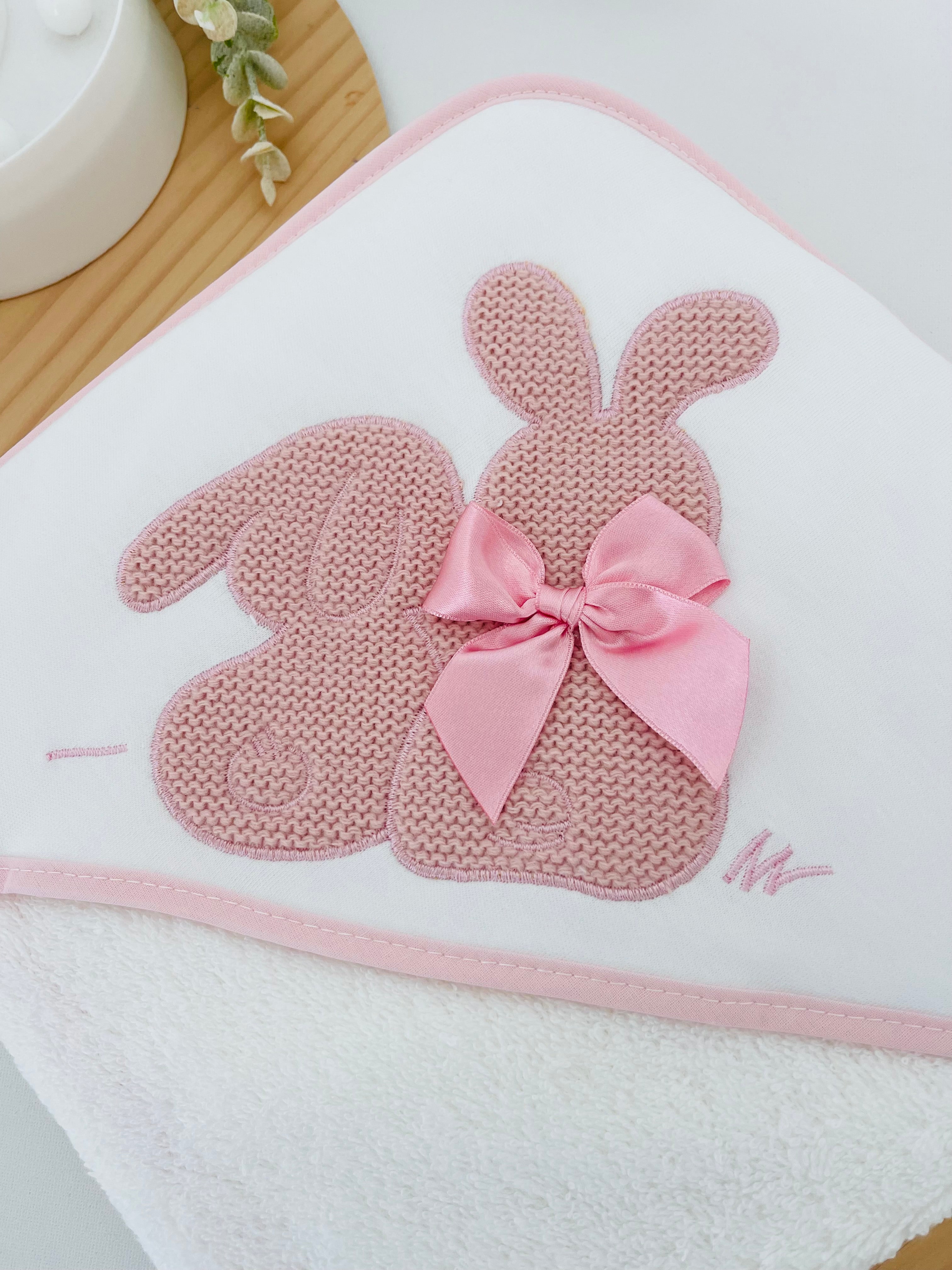 Toalha de banho tema coelhinhos