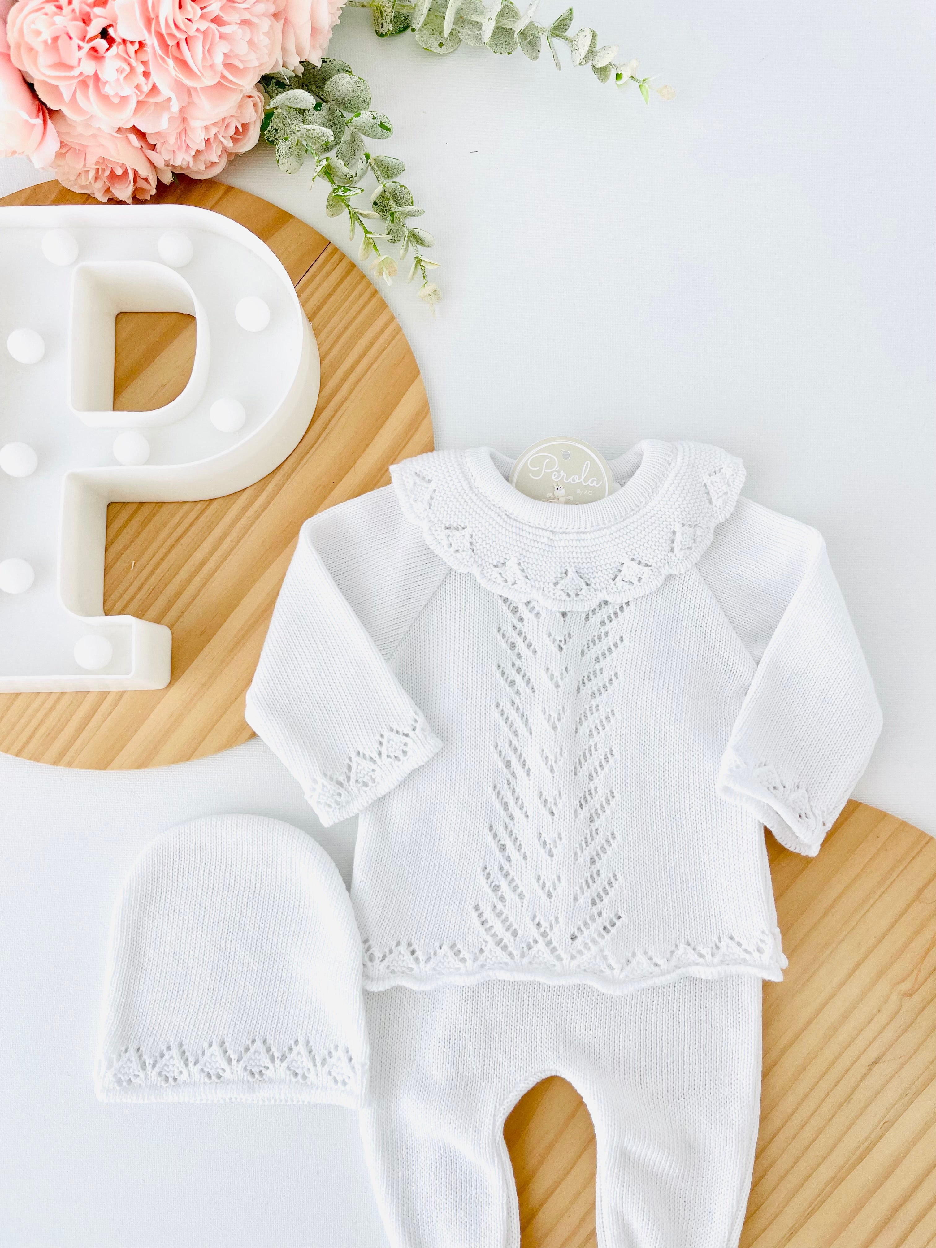 Conjunto malha com golinha: camisola, calças e touca