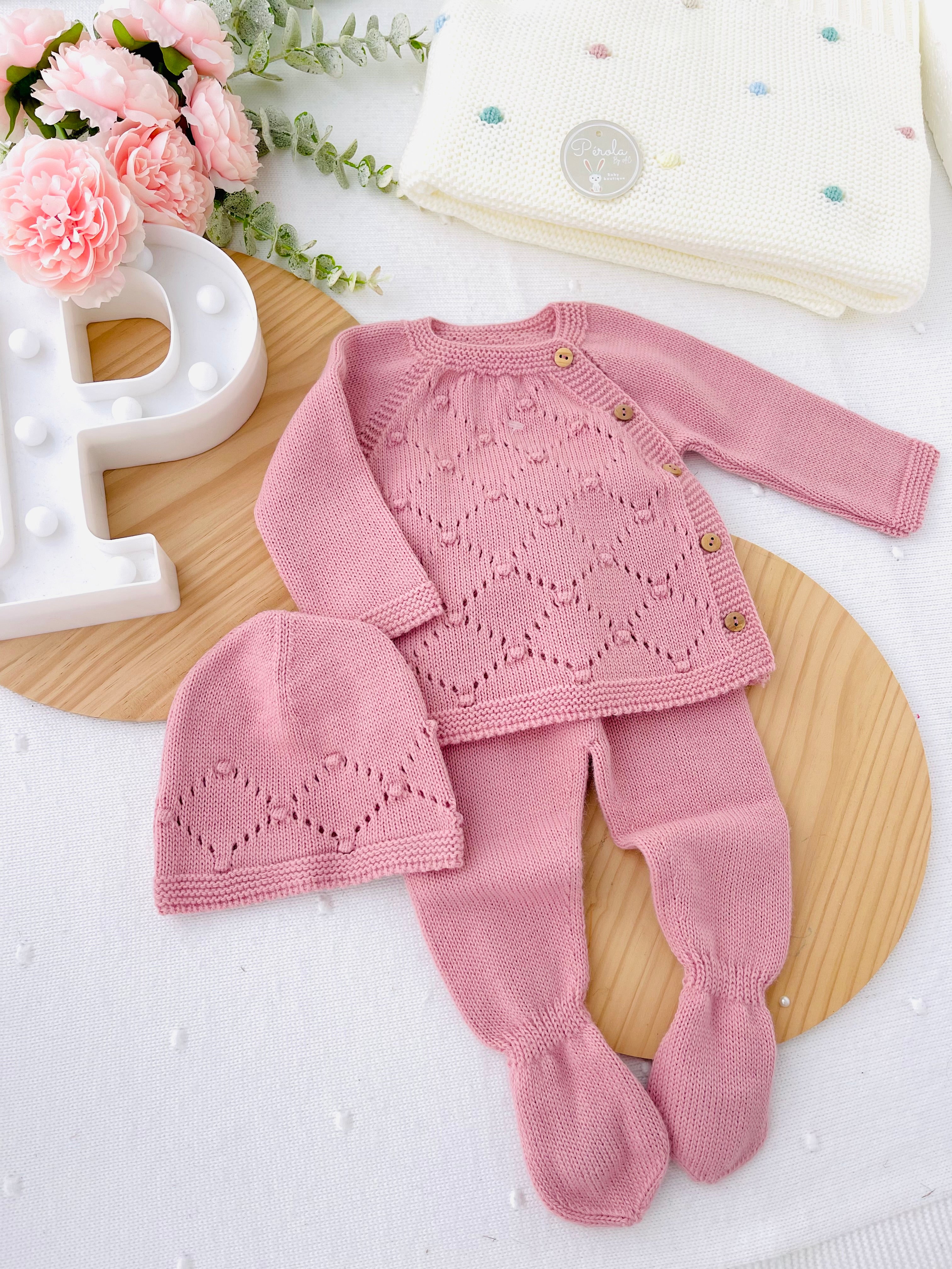 Conjunto malha bolinhas: camisola, calças e gorro- Outono/Inverno. 3/6M