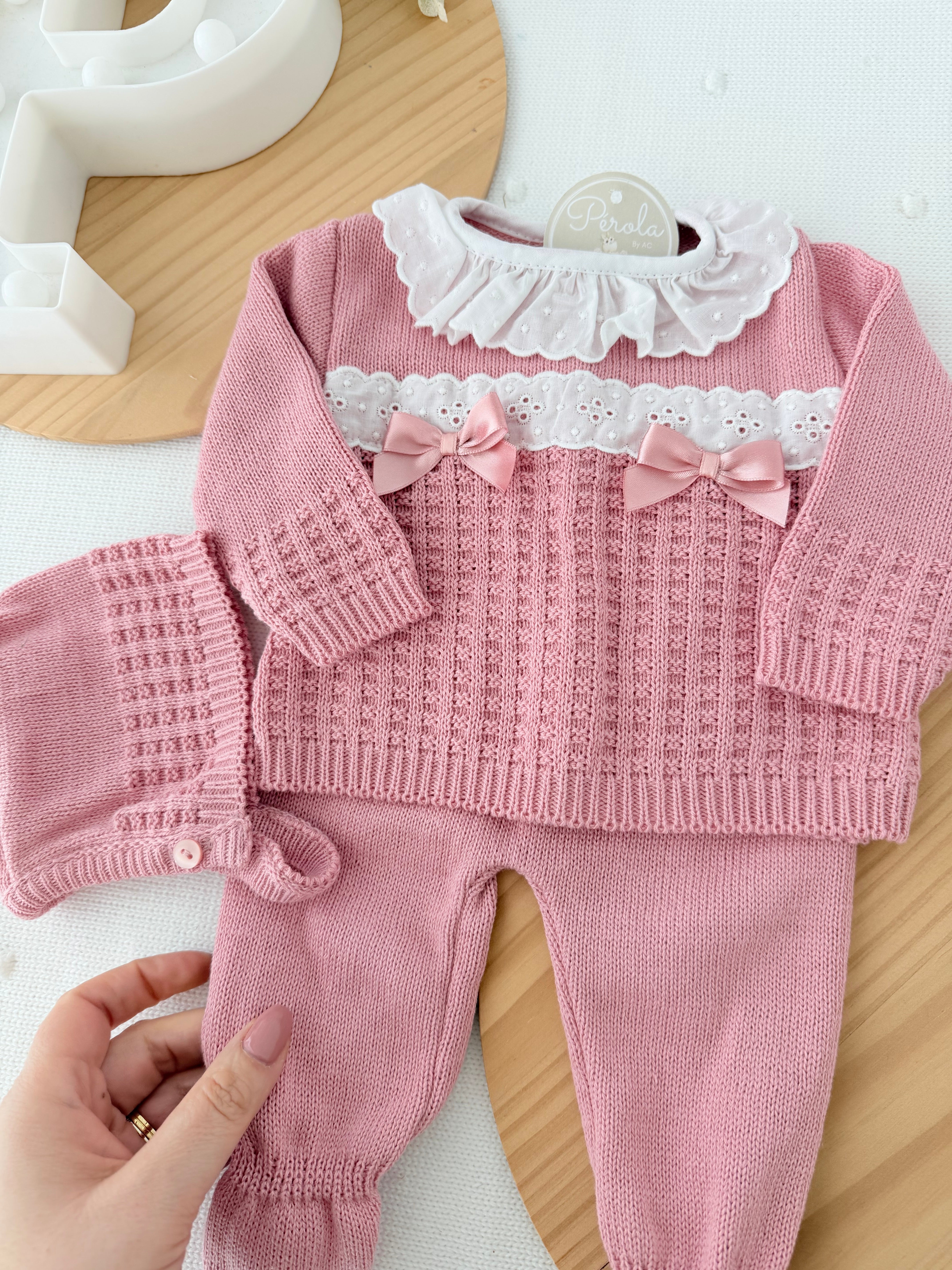 Conjunto rendinha: camisola, touca e calças Primavera Verão