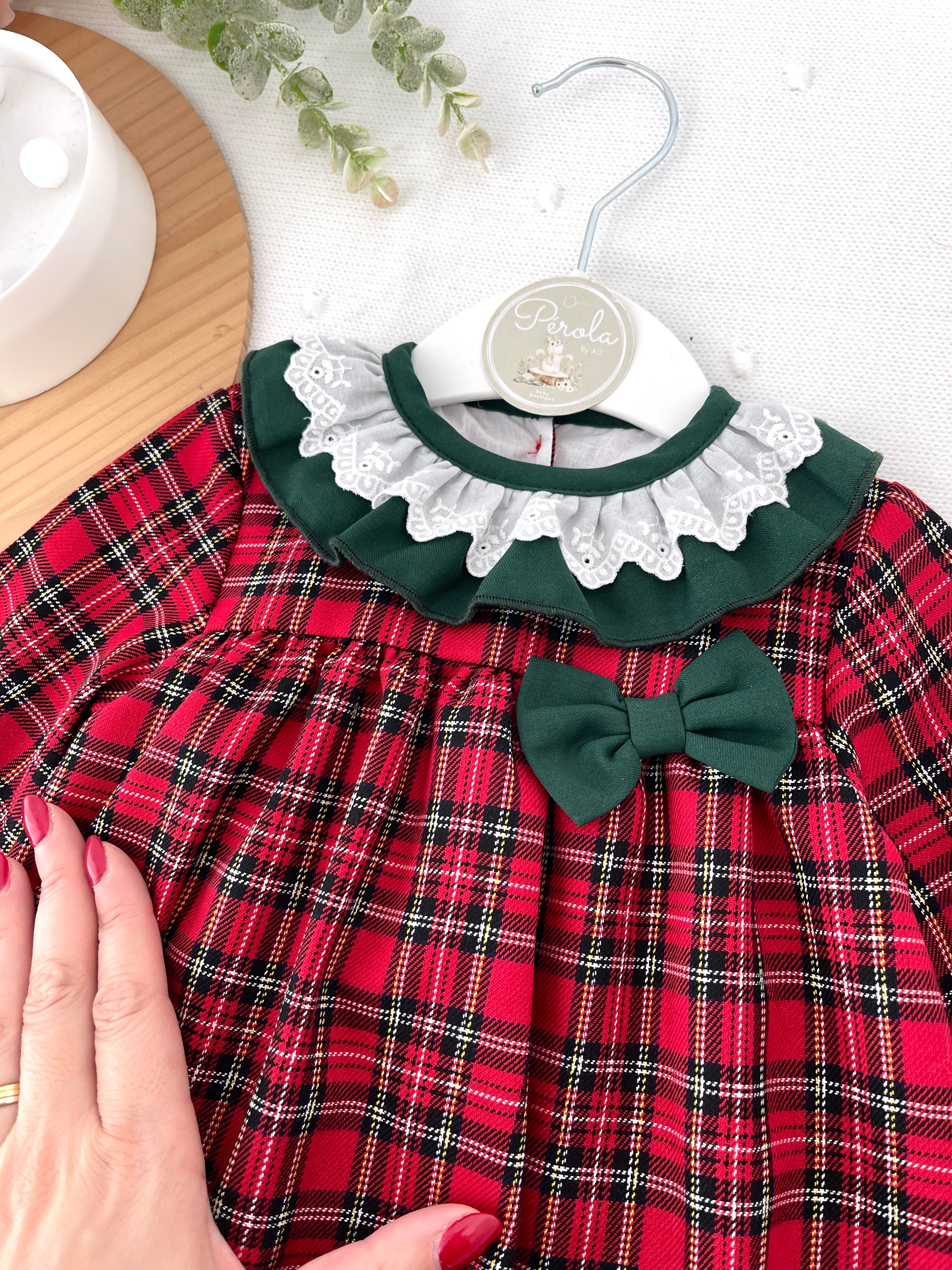 Vestido tartan com detalhes em verde