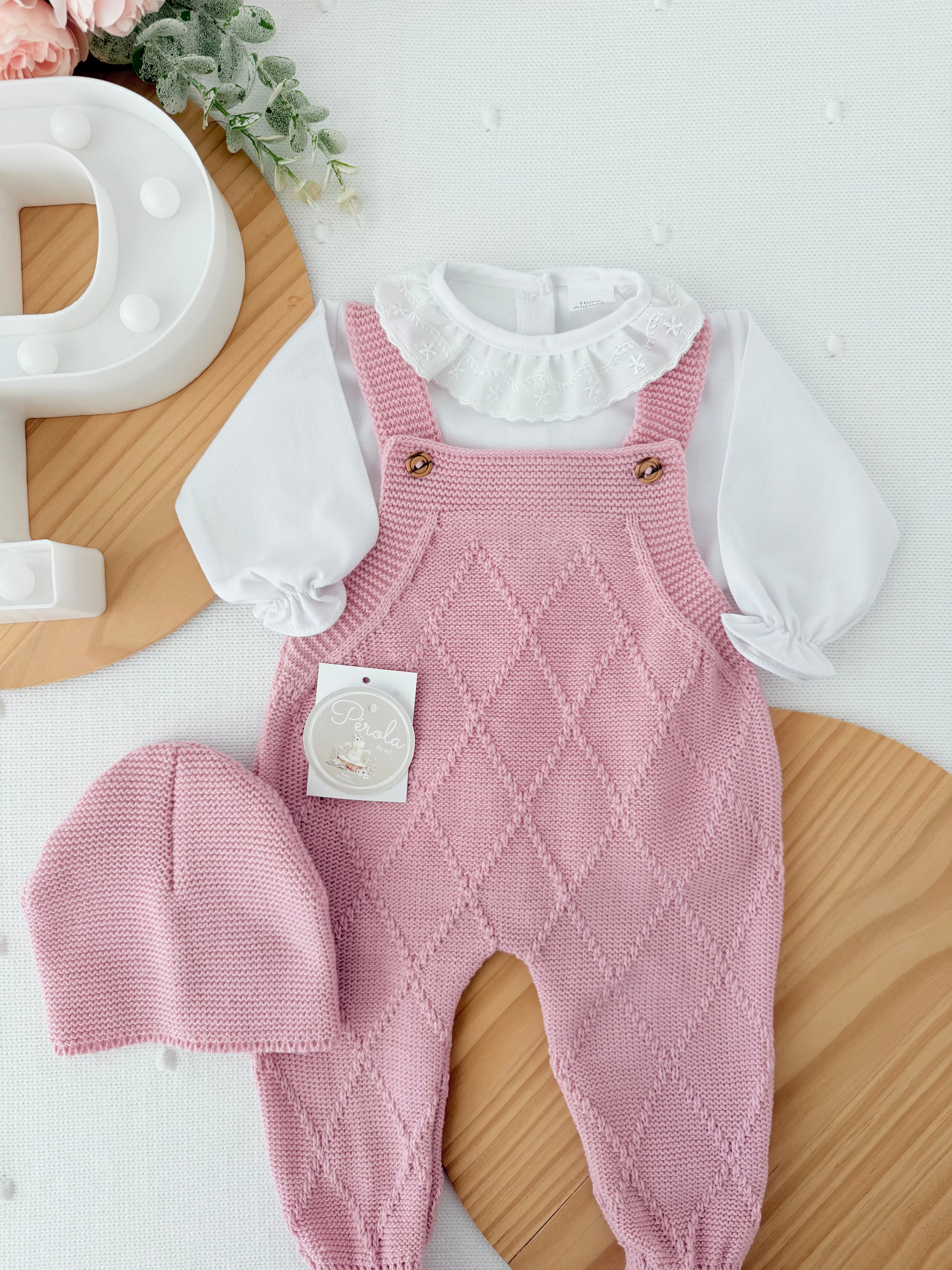 Conjunto losango: camisa, jardineiras e gorro Outono Inverno