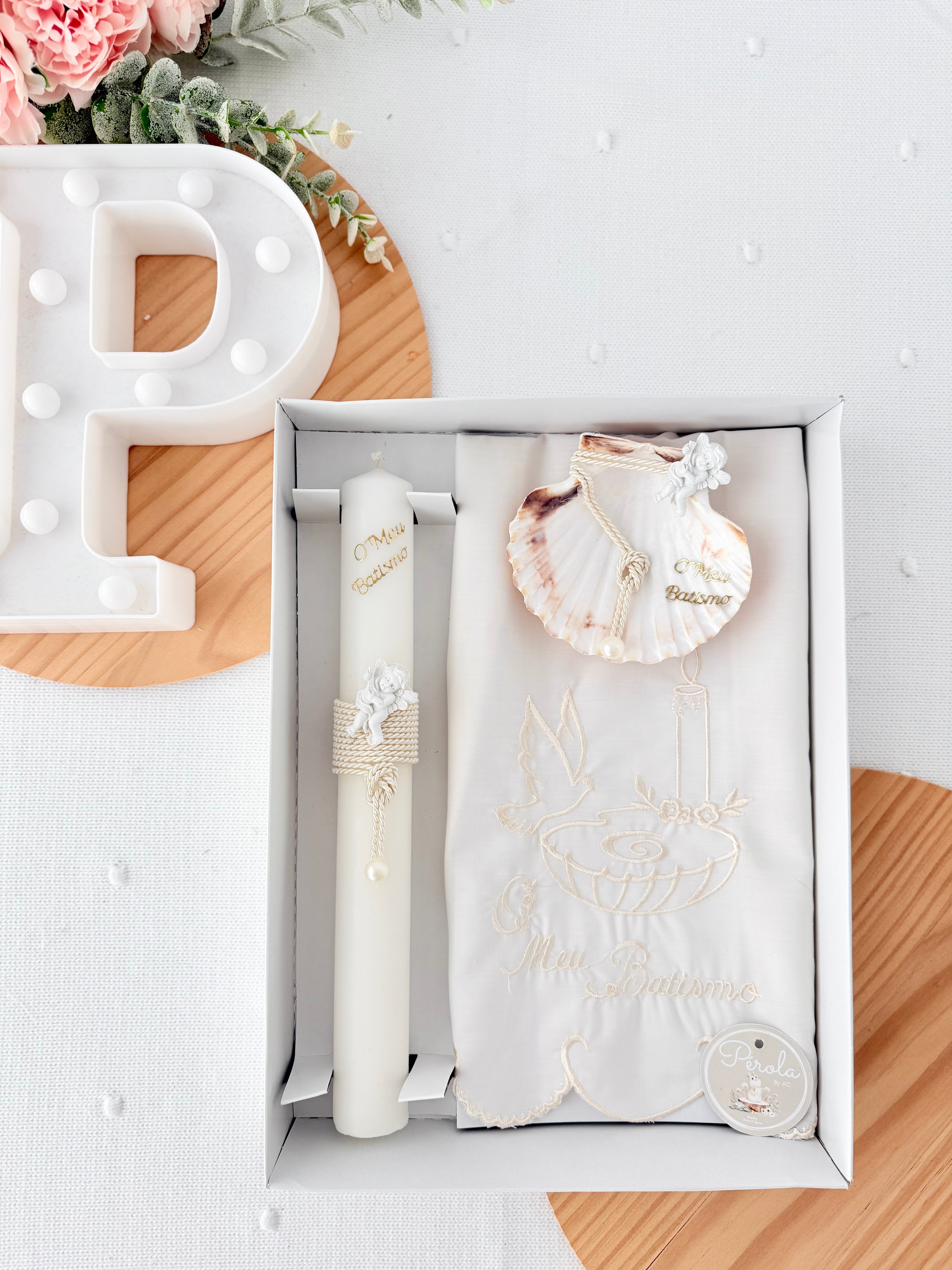 Conjunto para Batizado: vela, toalha e concha Batizado Pomba