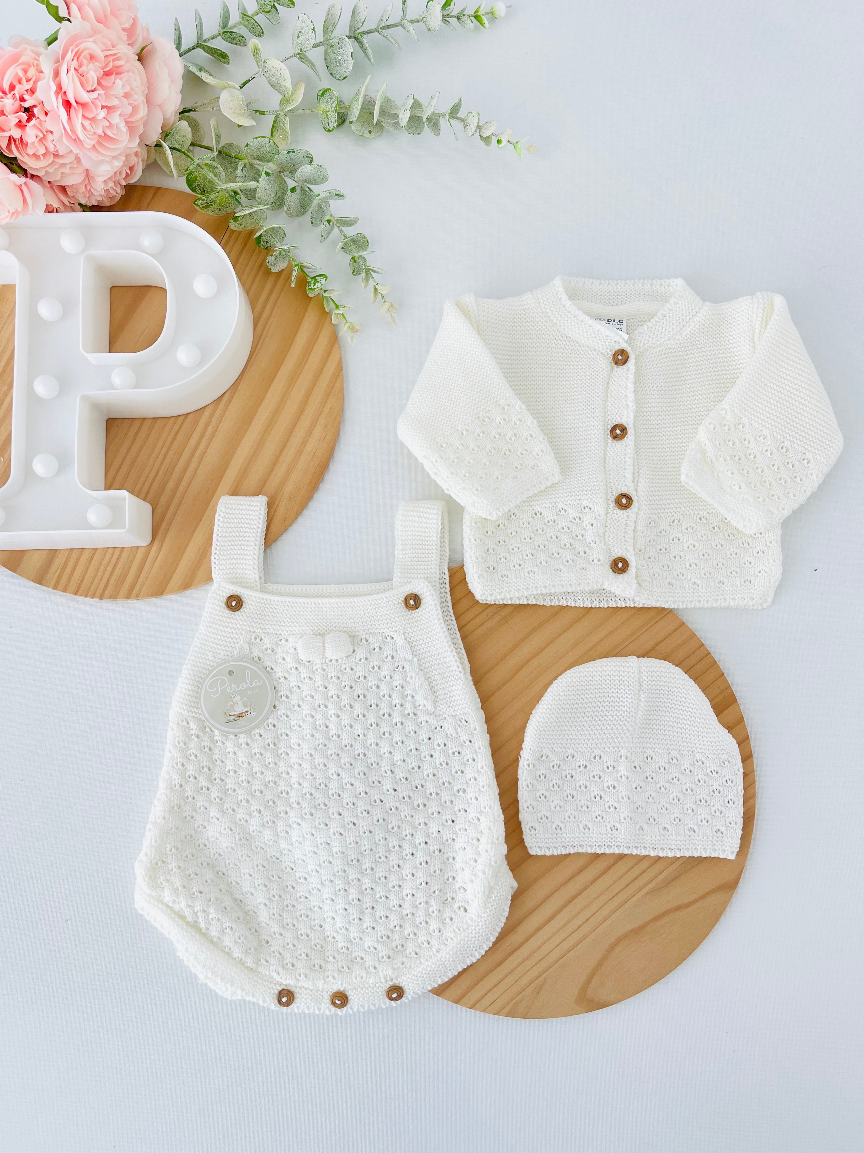 Conjunto Amoroso 3 peças: casaco, fofo e gorro