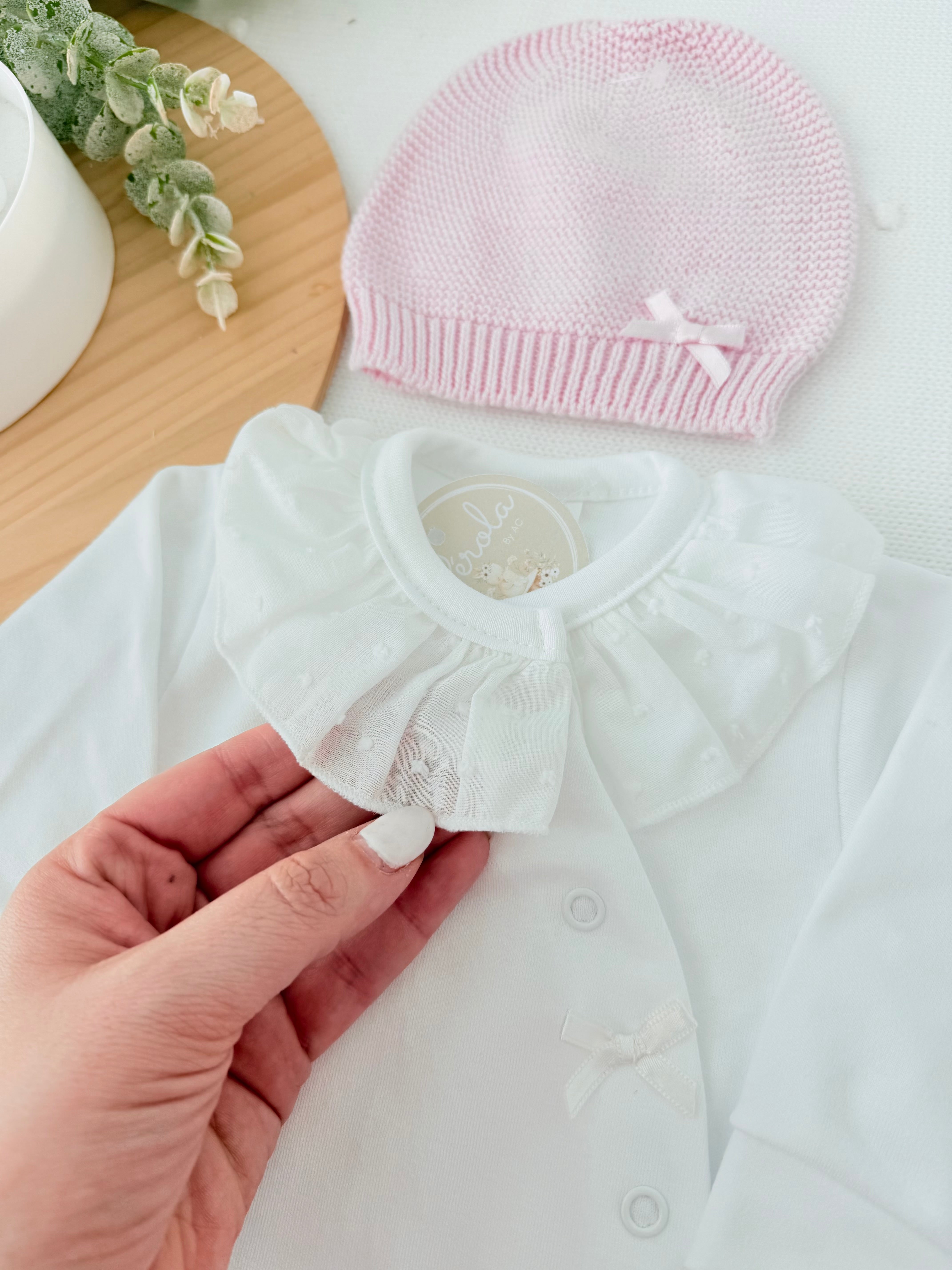 Pack 3 peças Branco/ROSA: Babygrow, gorro malha e fralda