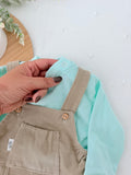 Jardineiras bombazine e camisola com carda